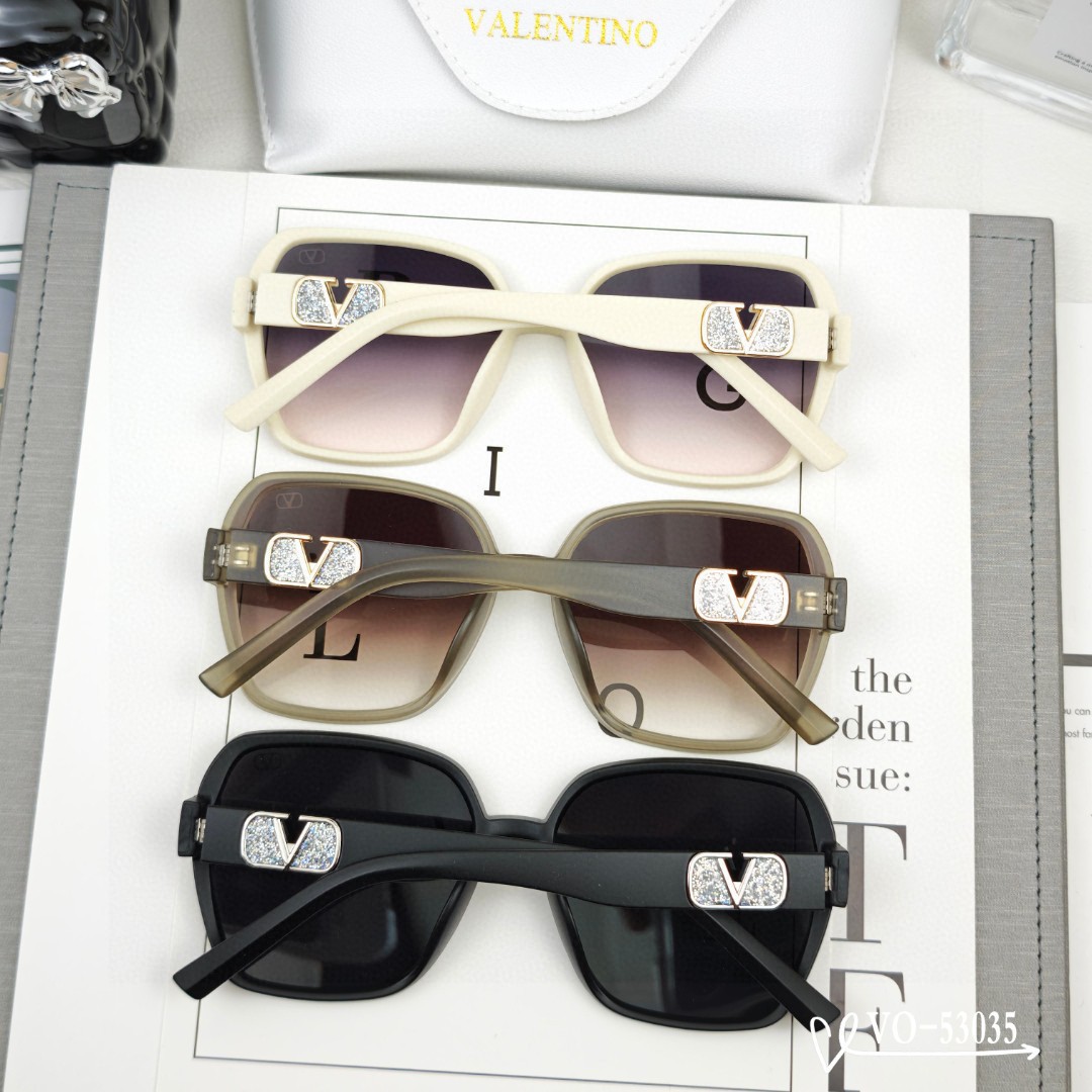   👓.【VALENTINO-华伦天奴】
         🕶.【宝丽来树脂镜片】
         ⭐