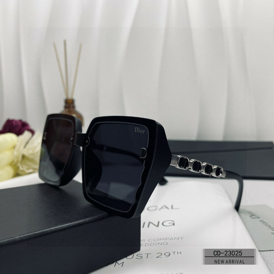    👓.【法国迪奥-DIOR】
         🕶️.【宝丽来树脂偏光镜片】
         ⭐️