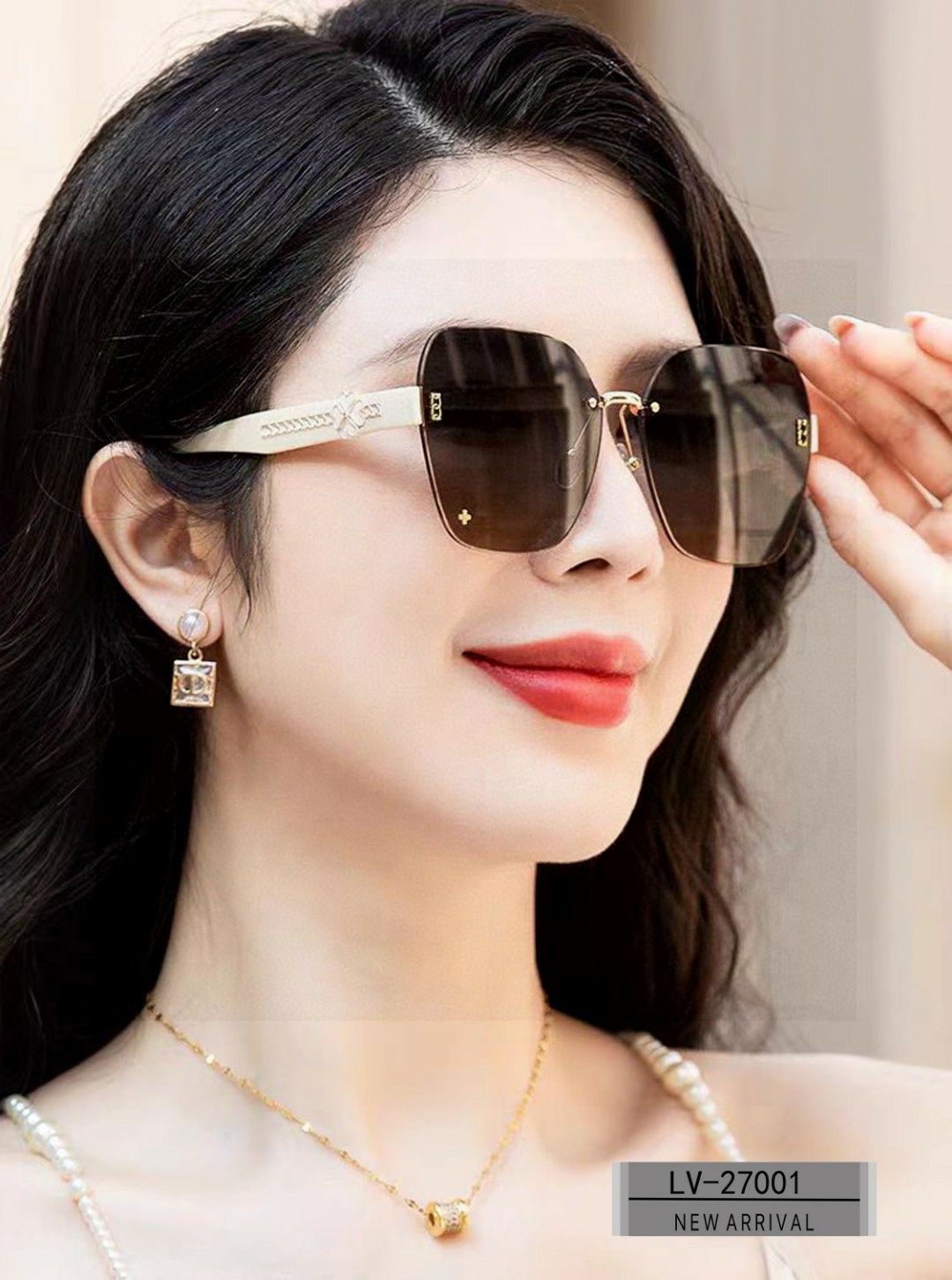   👓.【路易威登-LV】
         🕶.【宝丽来树脂镜片】
         ⭐️.【TR镜架