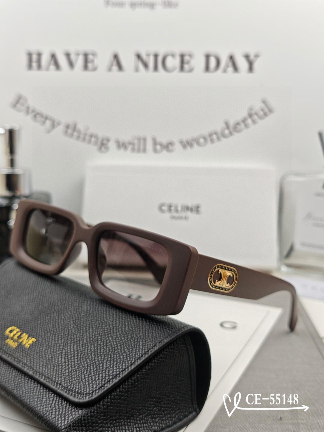   👓.【法国塞林-CELINE】
         🕶️.【宝丽来树脂偏光镜片】
         ⭐