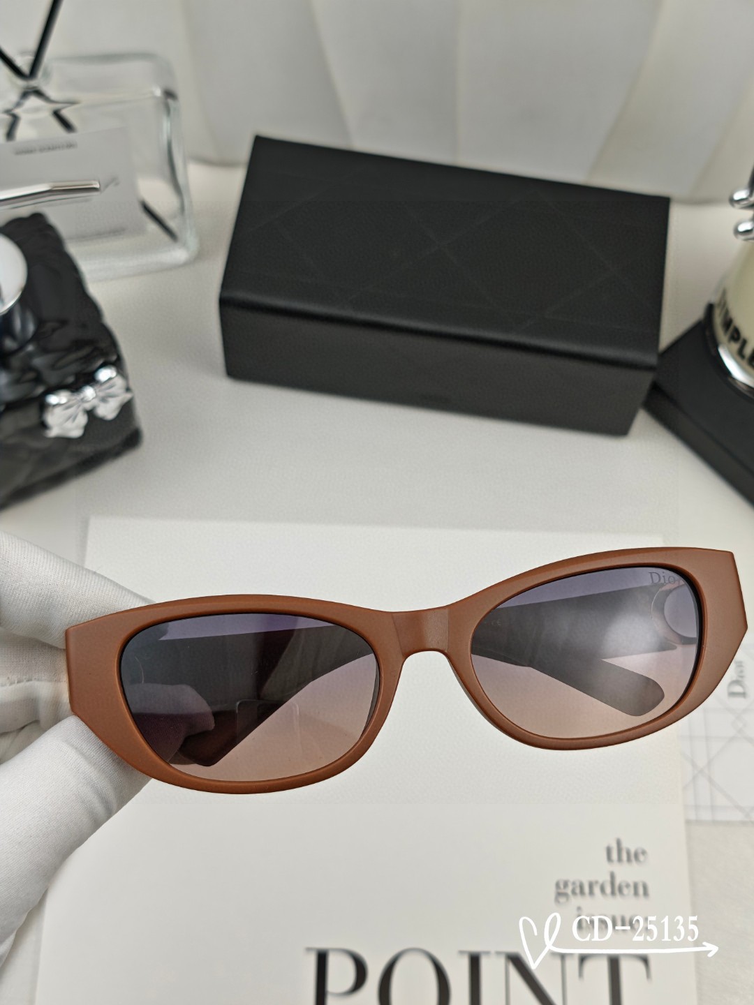    👓.【法国迪奥-DIOR】
         🕶️.【宝丽来树脂偏光镜片】
         ⭐️