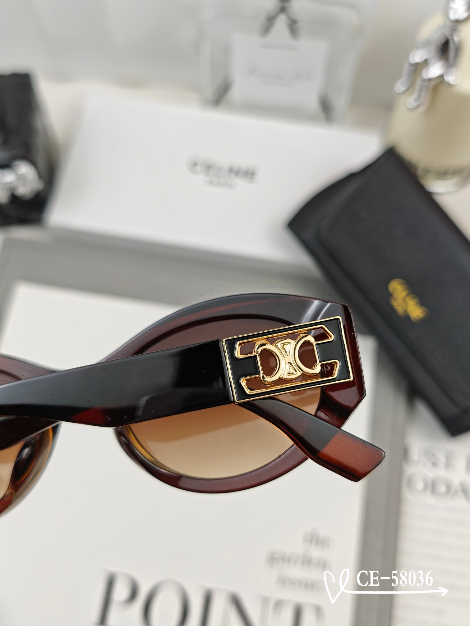    👓.【法国塞林-CELINE】
         🕶️.【宝丽来树脂偏光镜片】
         