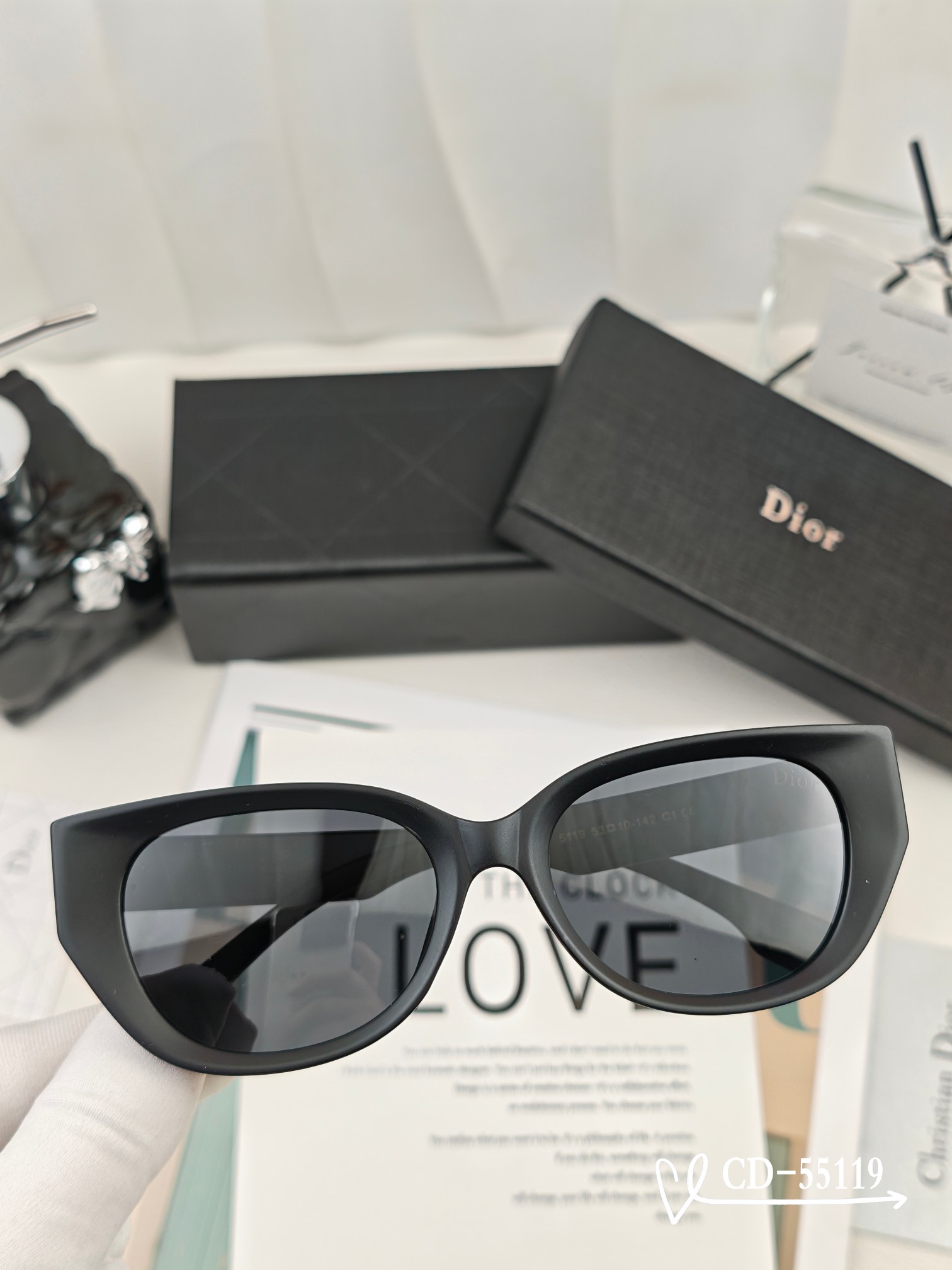    👓.【法国迪奥-DIOR】
         🕶️.【宝丽来树脂偏光镜片】
         ⭐️