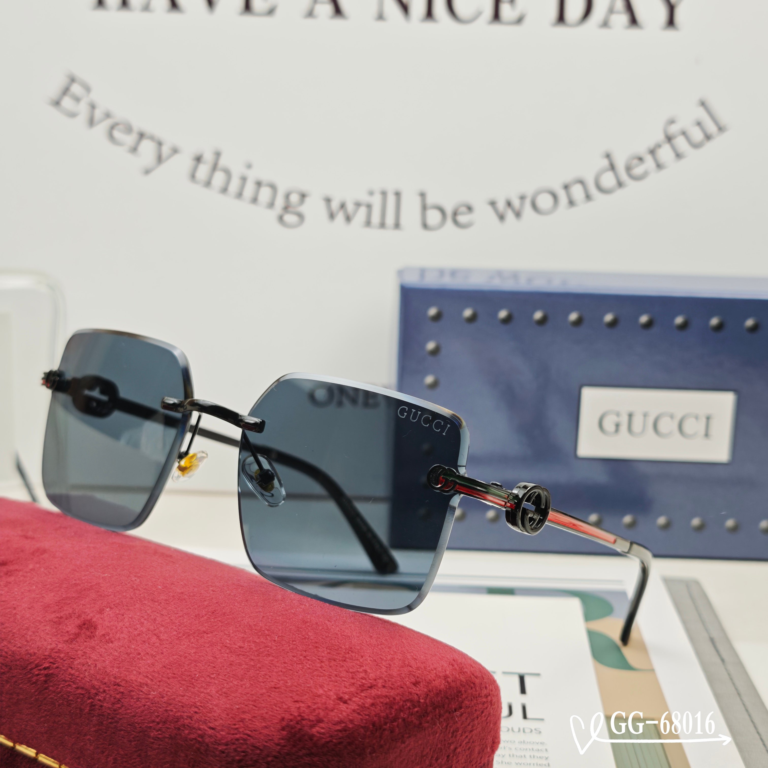   👓.【意大利古琦-GUCCI】
         🕶.【宝丽来树脂偏光镜片】
         ⭐️