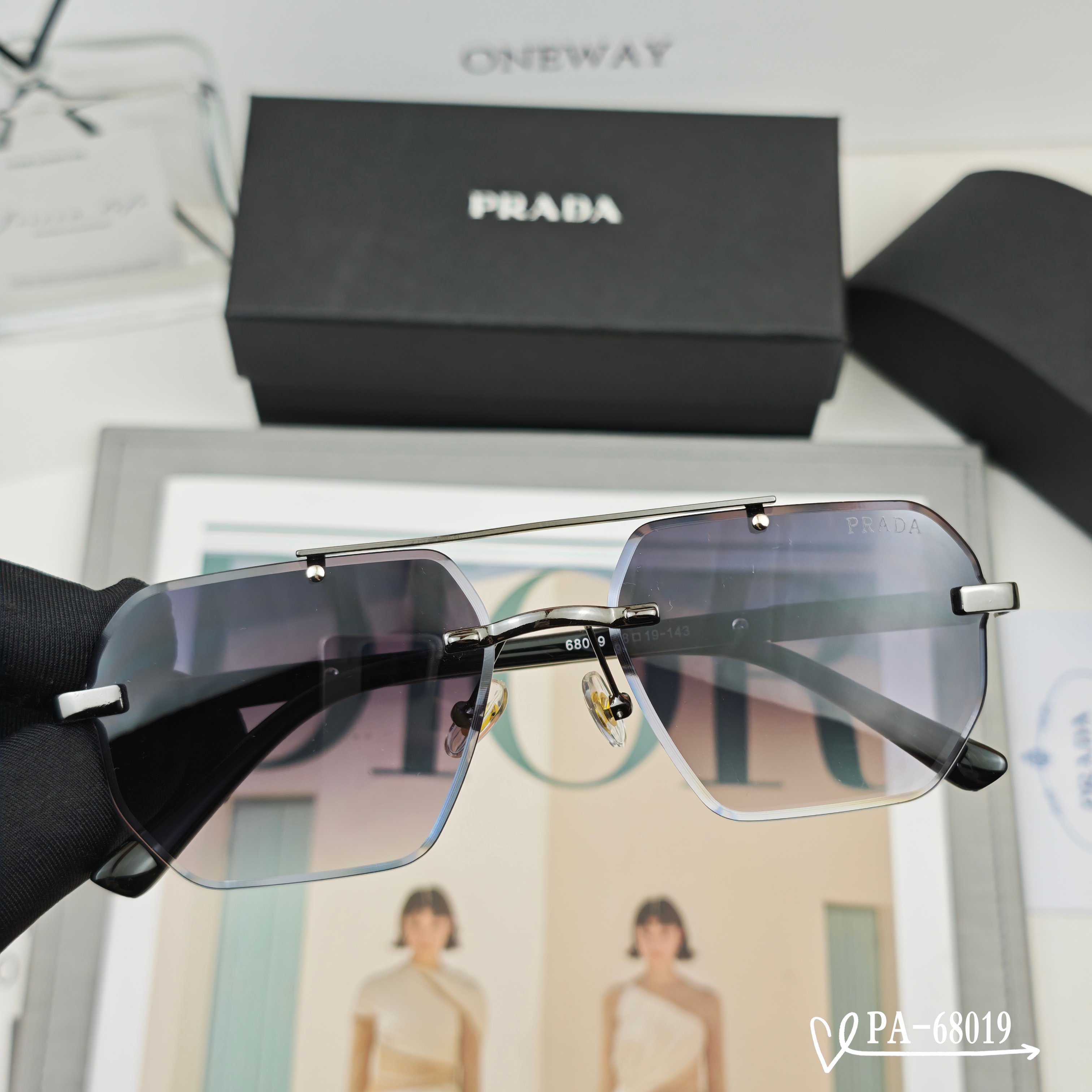   👓.【PRADA-普拉达】
         🕶.【宝丽来树脂镜片】
         ⭐️.【TR