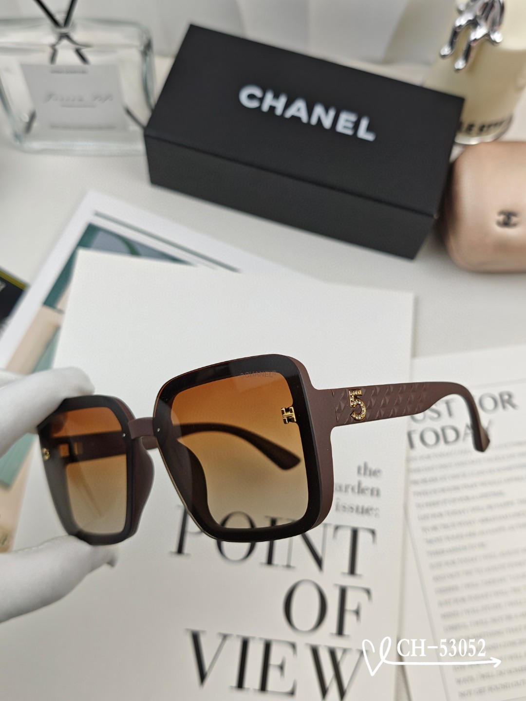   👓.【法国香奈儿-CHANEL】
         🕶.【宝丽来树脂高清镜片】
         ⭐