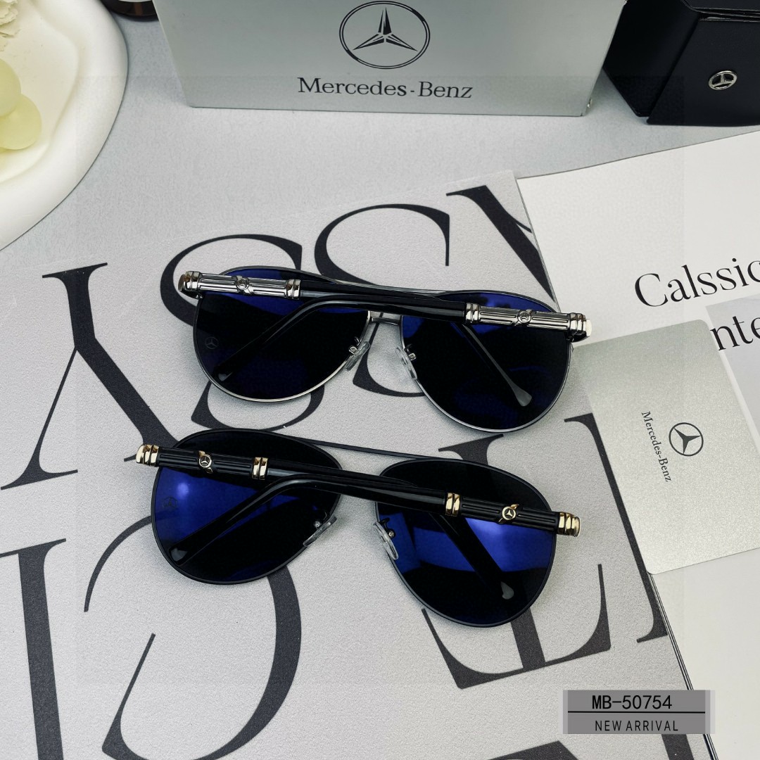    👓.【MercedesBenz- 奔驰】
         🕶.【宝丽来树脂偏光镜片】
     