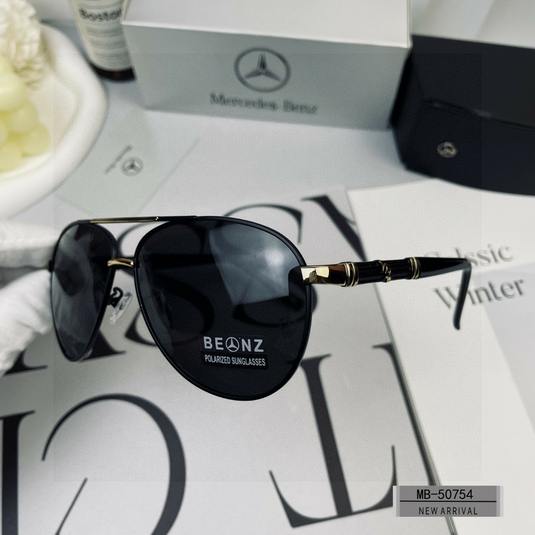   👓.【MercedesBenz- 奔驰】
         🕶.【宝丽来树脂偏光镜片】
     