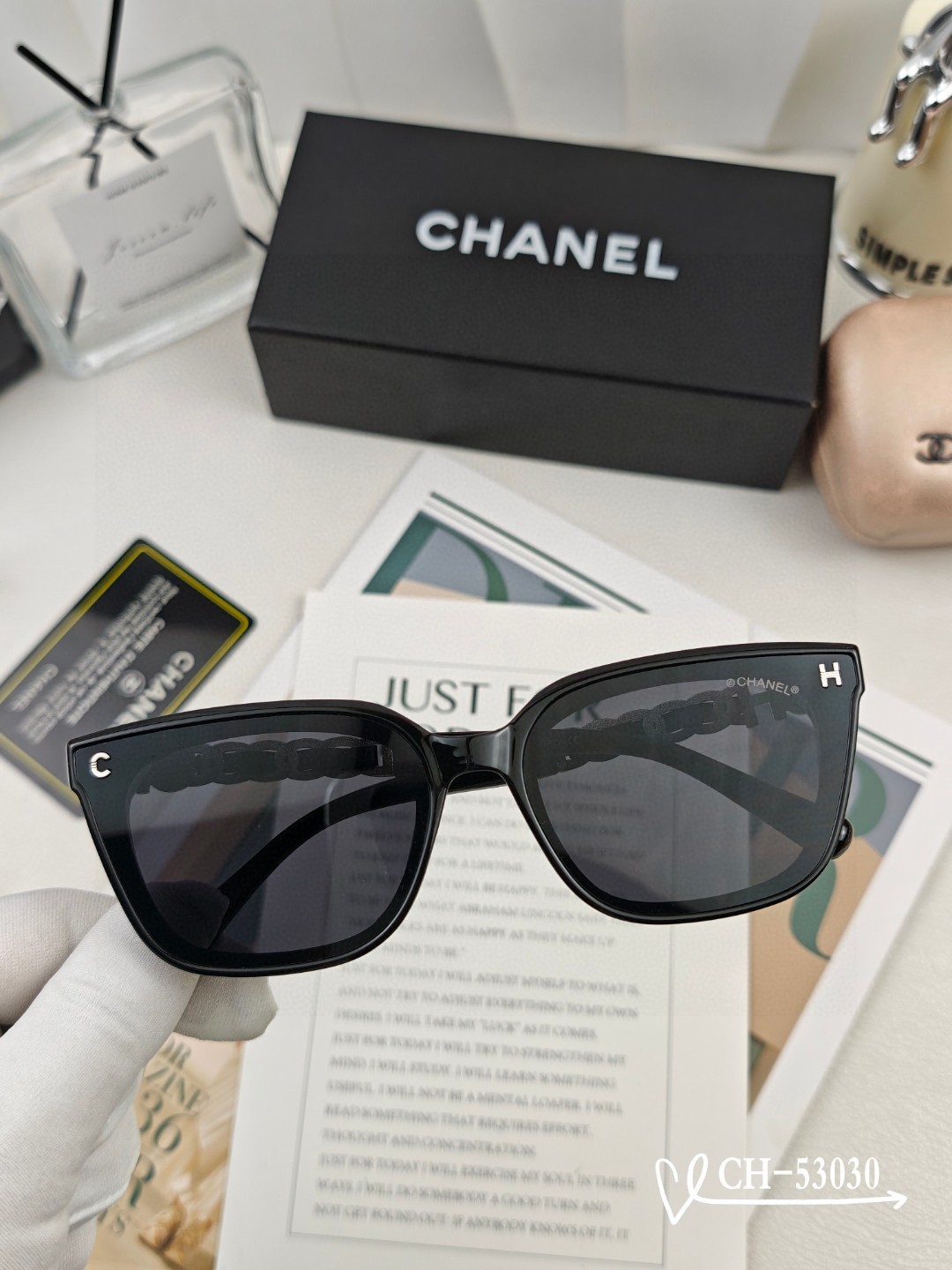   👓.【法国香奈儿-CHANEL】
         🕶.【宝丽来树脂高清镜片】
         ⭐