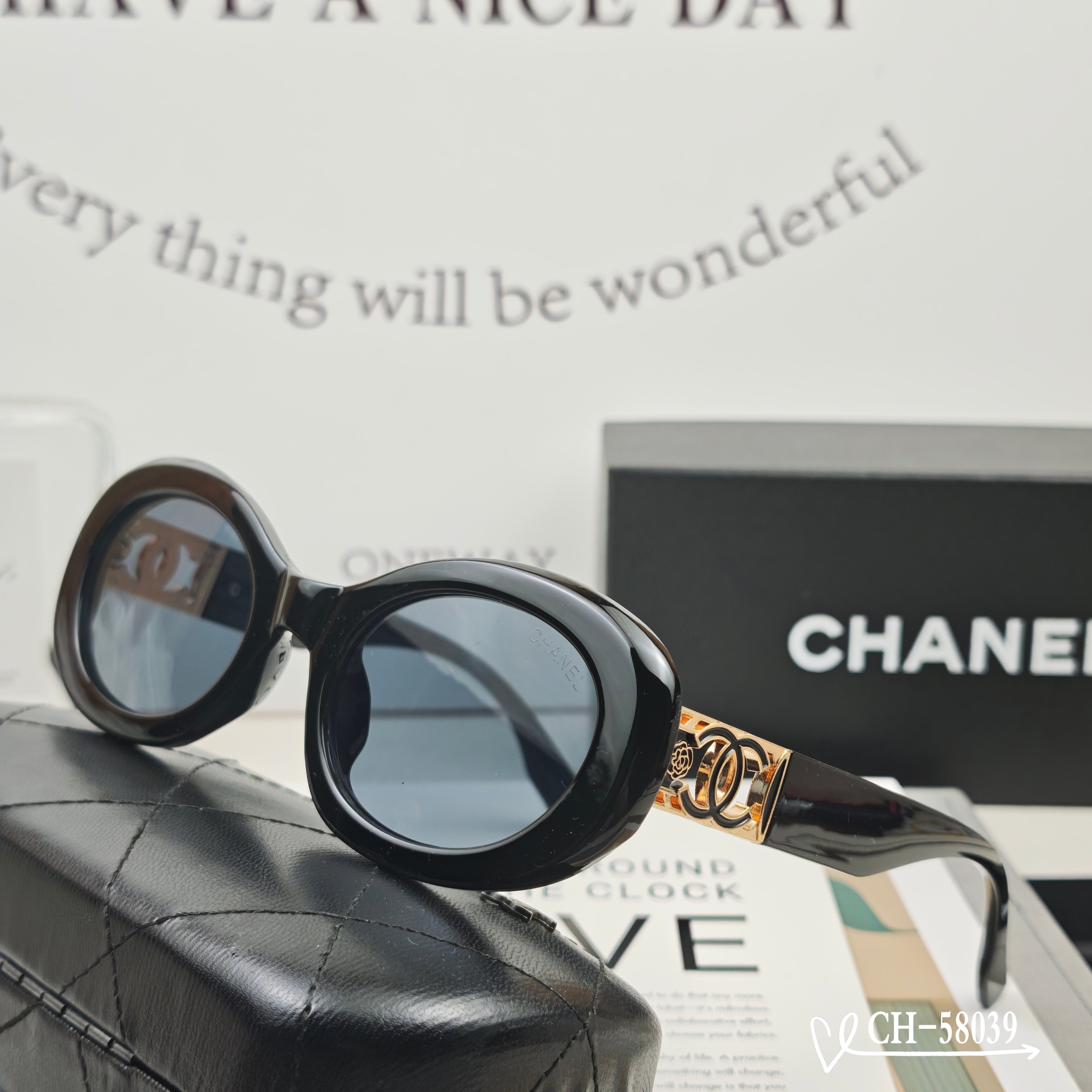   👓.【法国香奈儿-CHANEL】
         🕶.【宝丽来树脂高清镜片】
         ⭐
