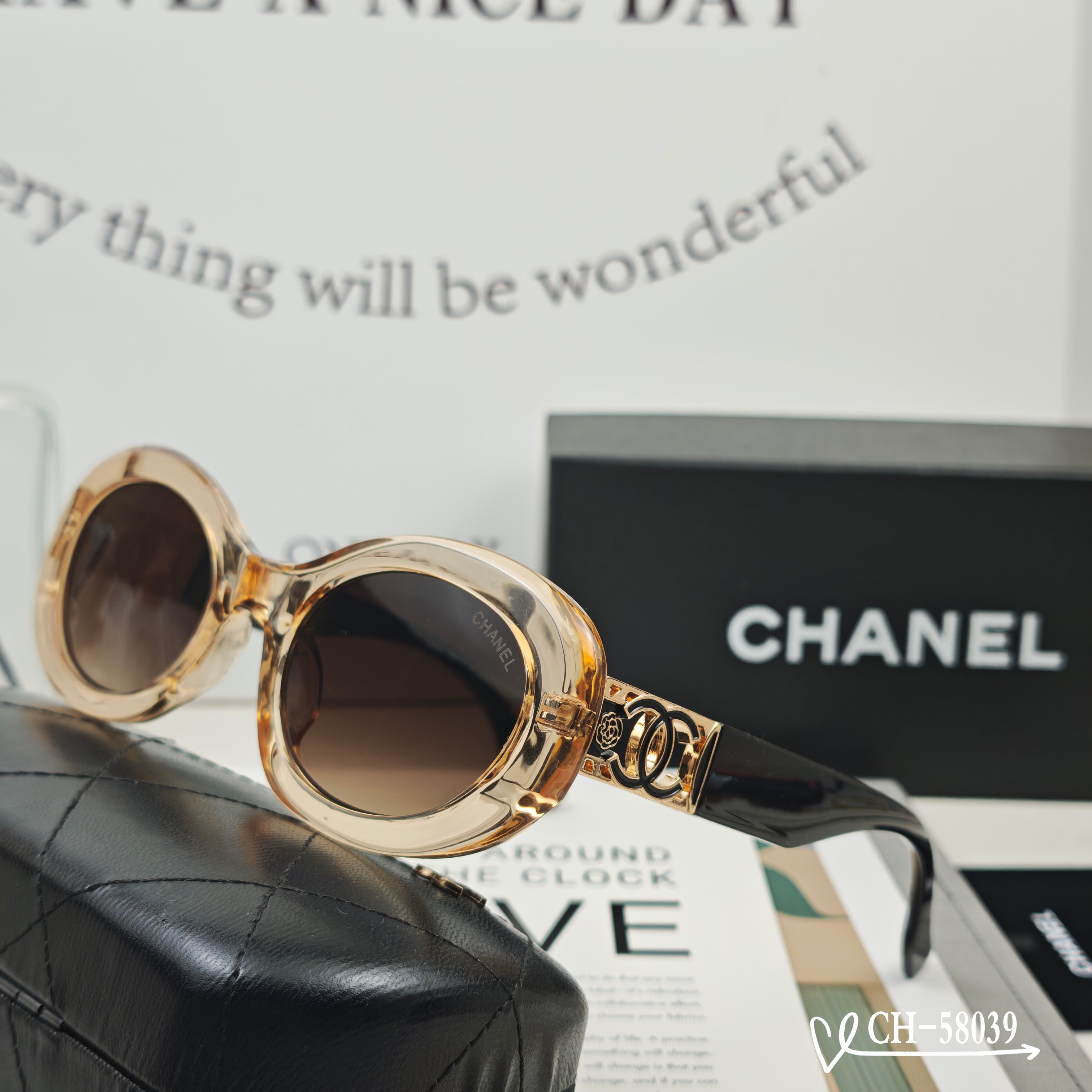  👓.【法国香奈儿-CHANEL】
         🕶.【宝丽来树脂高清镜片】
         ⭐