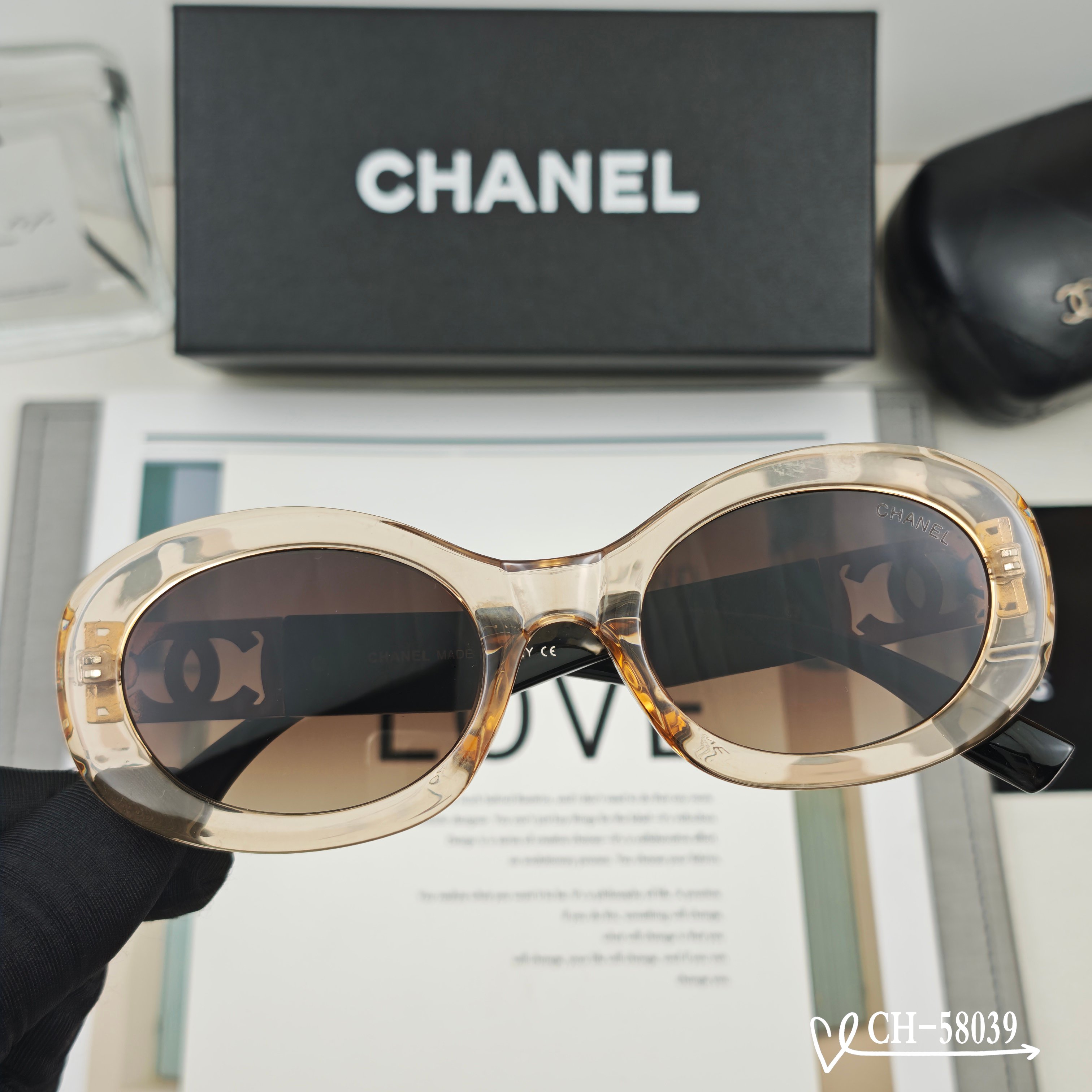   👓.【法国香奈儿-CHANEL】
         🕶.【宝丽来树脂高清镜片】
         ⭐
