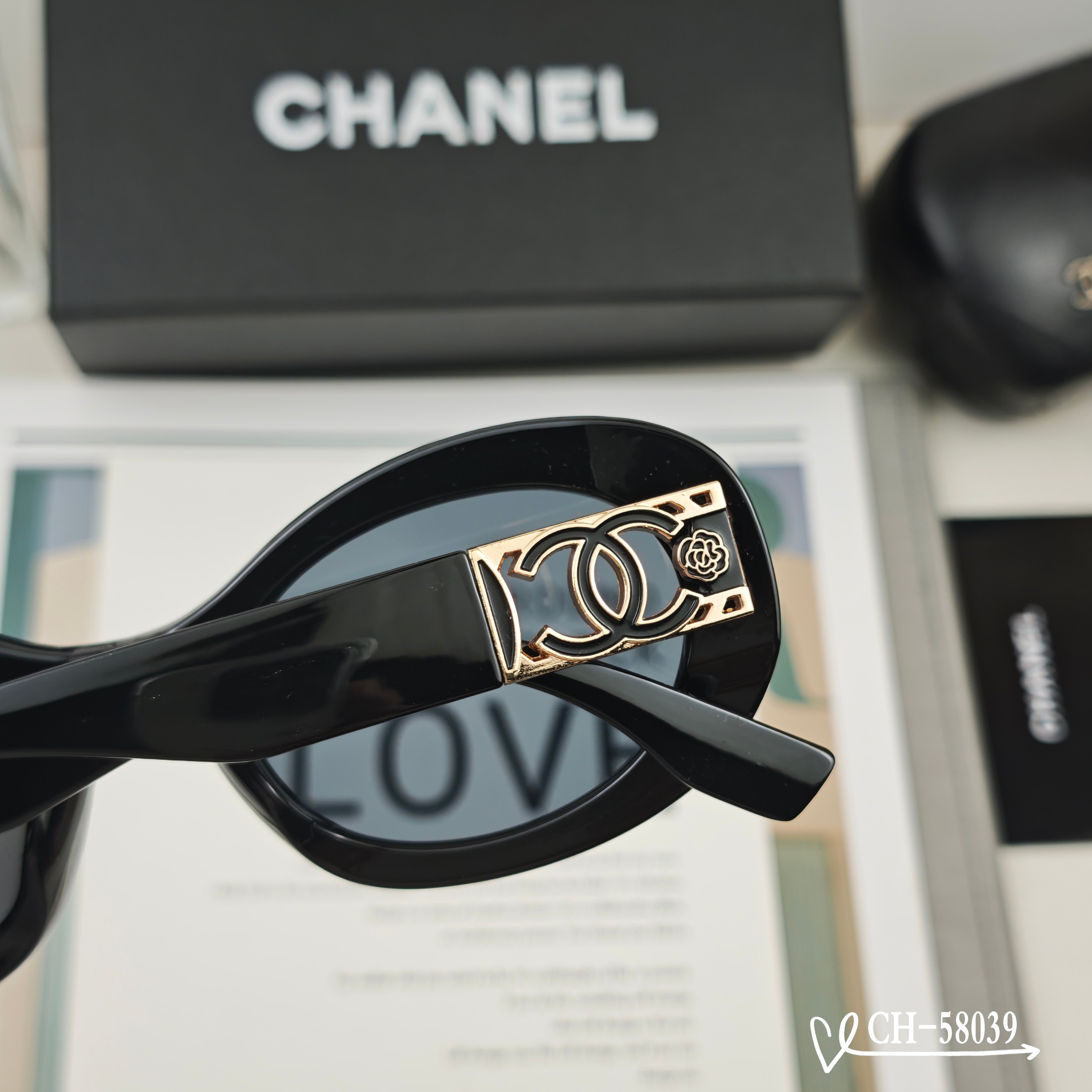  👓.【法国香奈儿-CHANEL】
         🕶.【宝丽来树脂高清镜片】
         ⭐