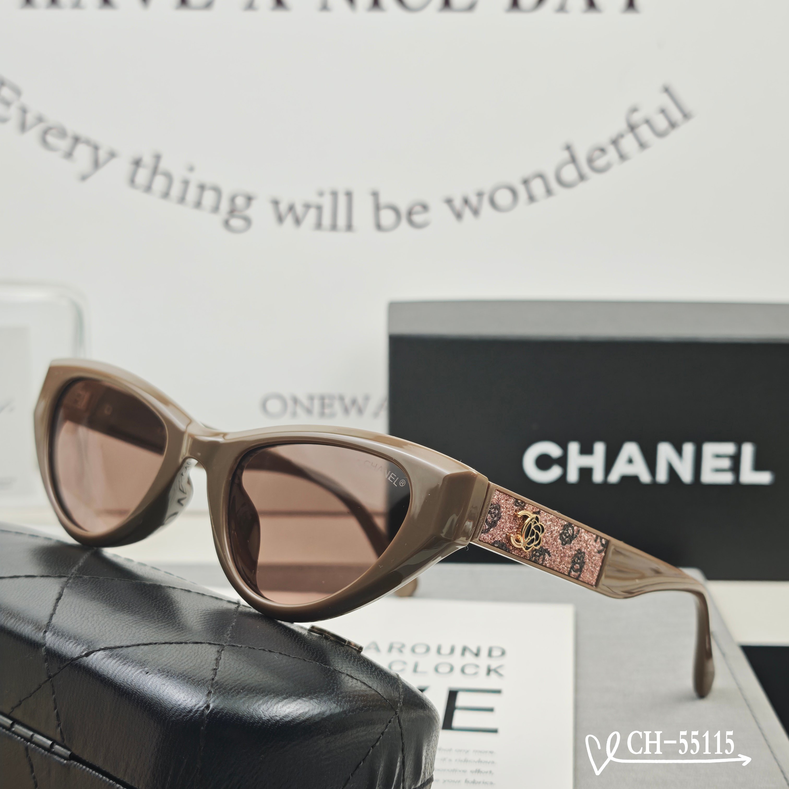   👓.【法国香奈儿-CHANEL】
         🕶.【宝丽来树脂高清镜片】
         ⭐
