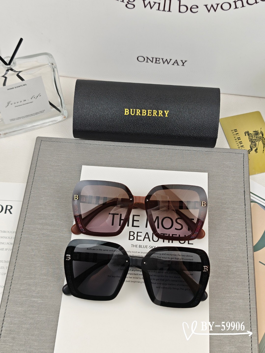    👓.【Burberry-巴宝莉】
         🕶.【宝丽来树脂偏光镜片】
         
