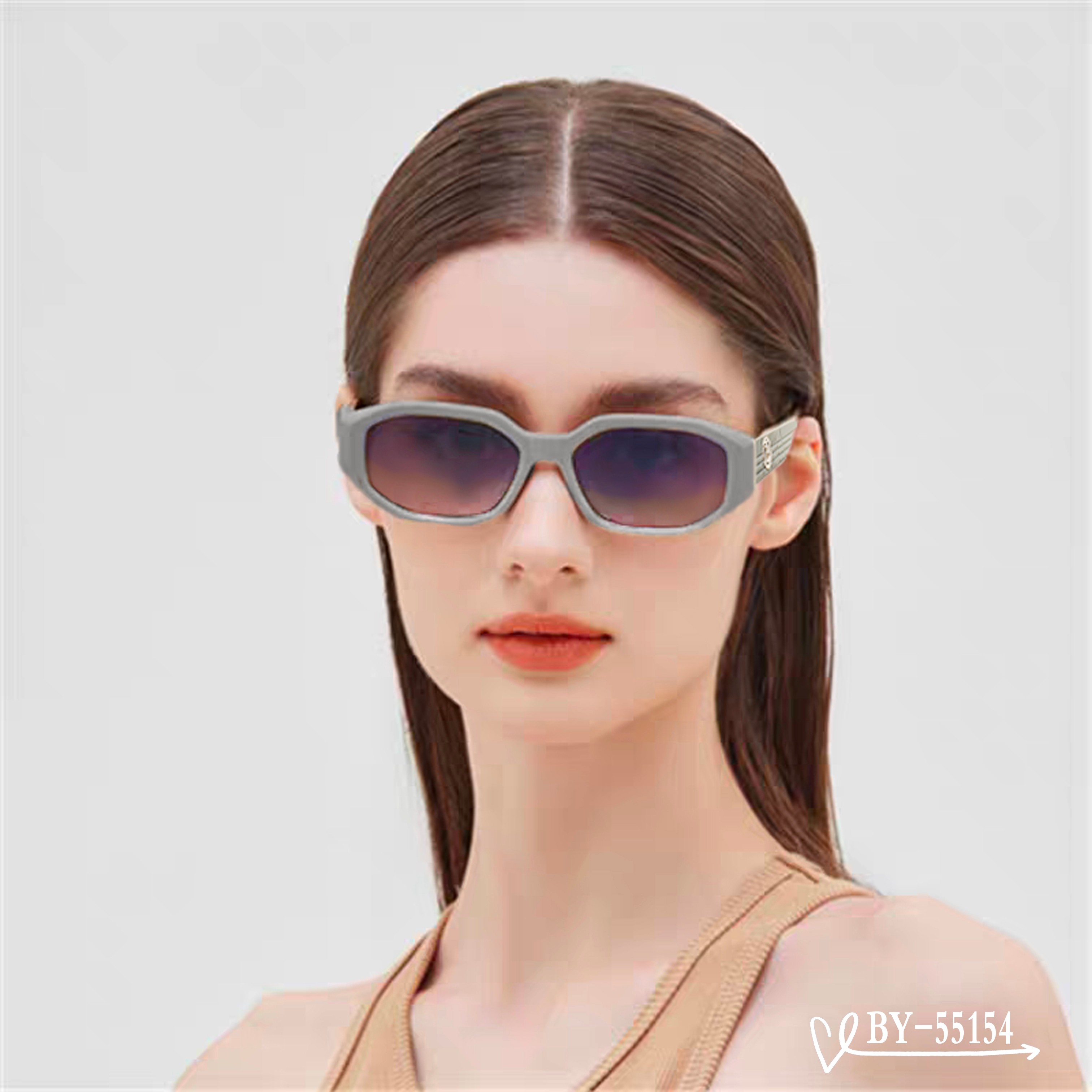    👓.【Burberry-巴宝莉】
         🕶.【宝丽来树脂偏光镜片】
         