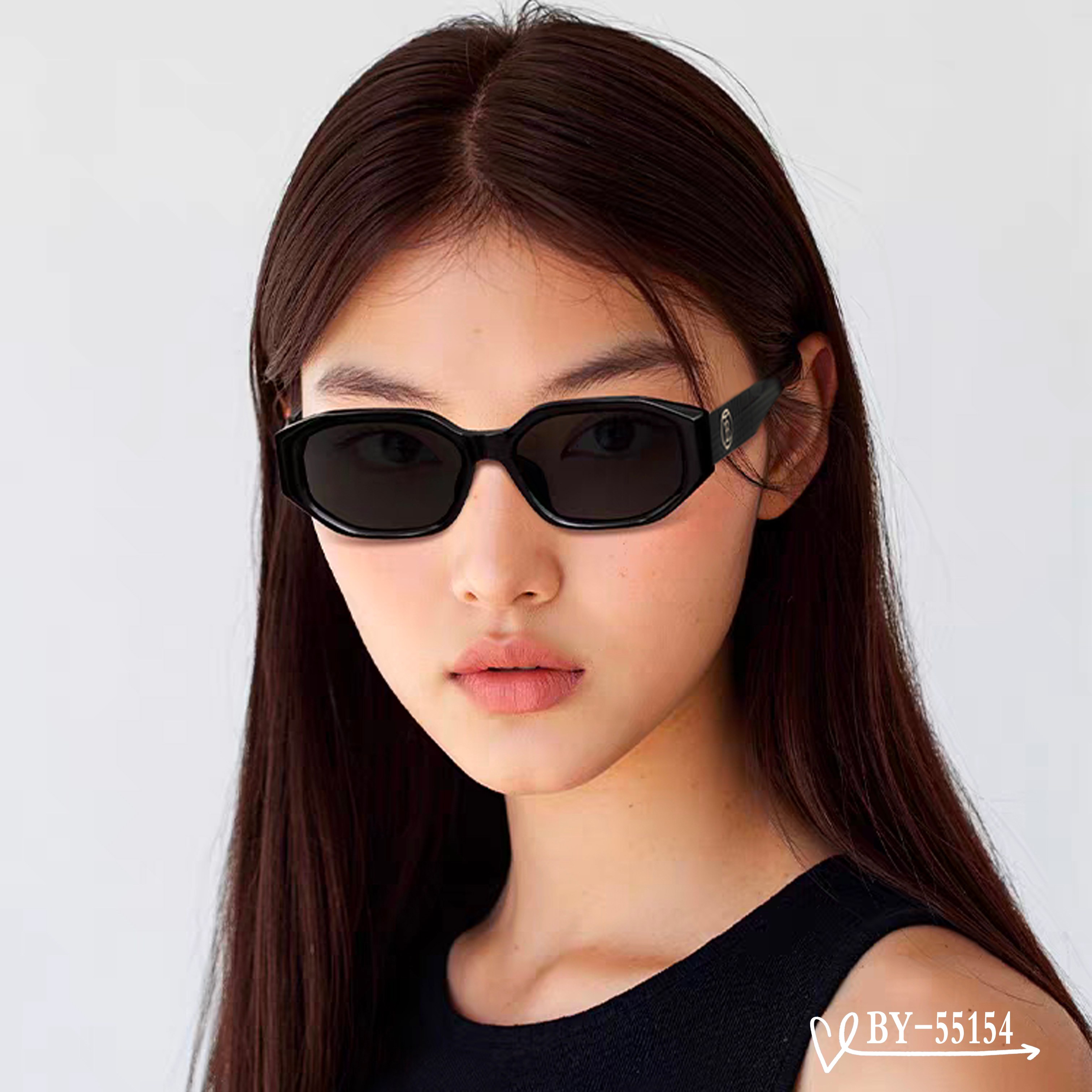    👓.【Burberry-巴宝莉】
         🕶.【宝丽来树脂偏光镜片】
         