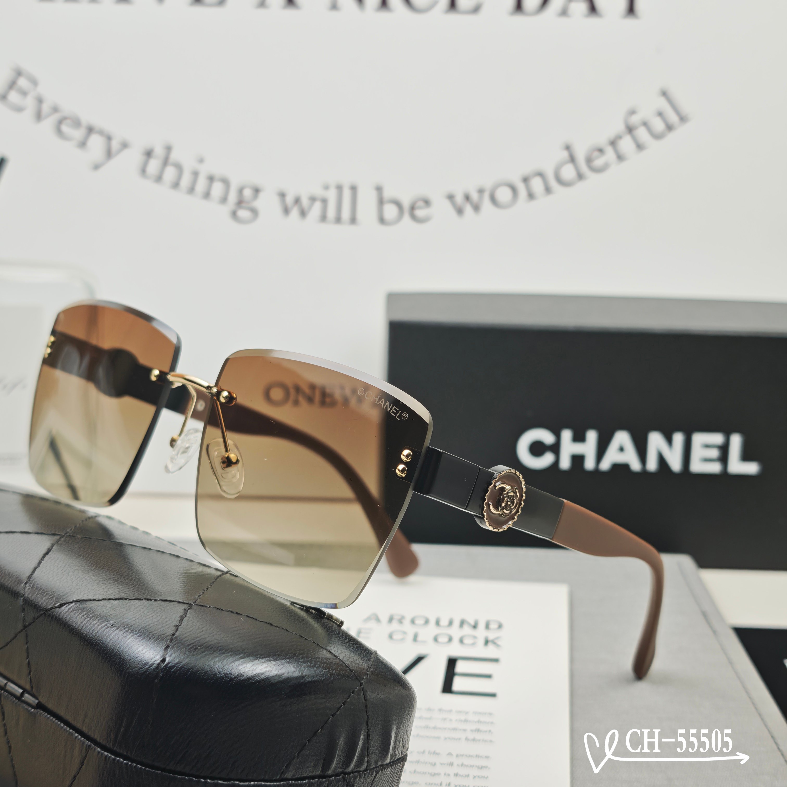   👓.【法国香奈儿-CHANEL】
         🕶.【宝丽来树脂高清镜片】
         ⭐
