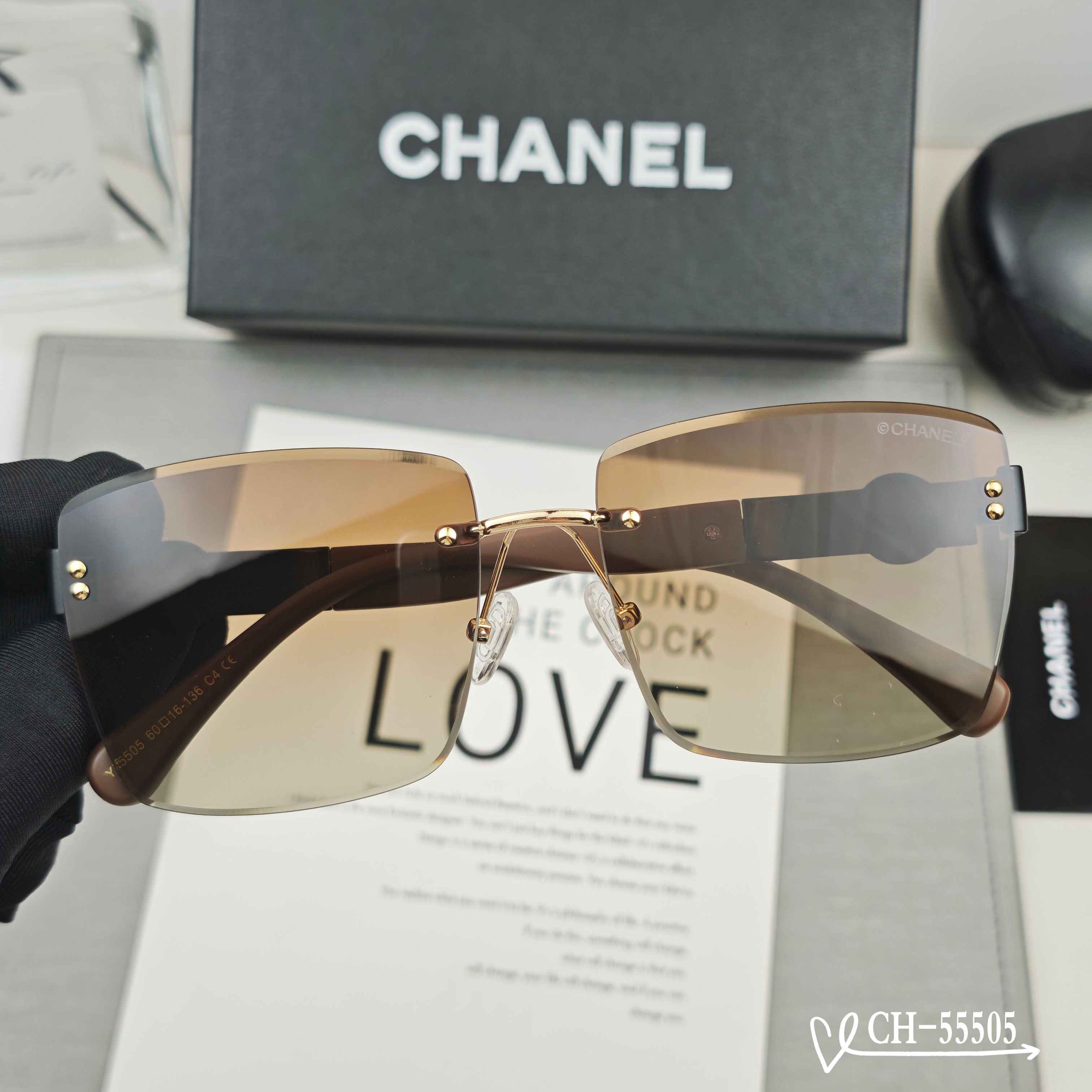   👓.【法国香奈儿-CHANEL】
         🕶.【宝丽来树脂高清镜片】
         ⭐