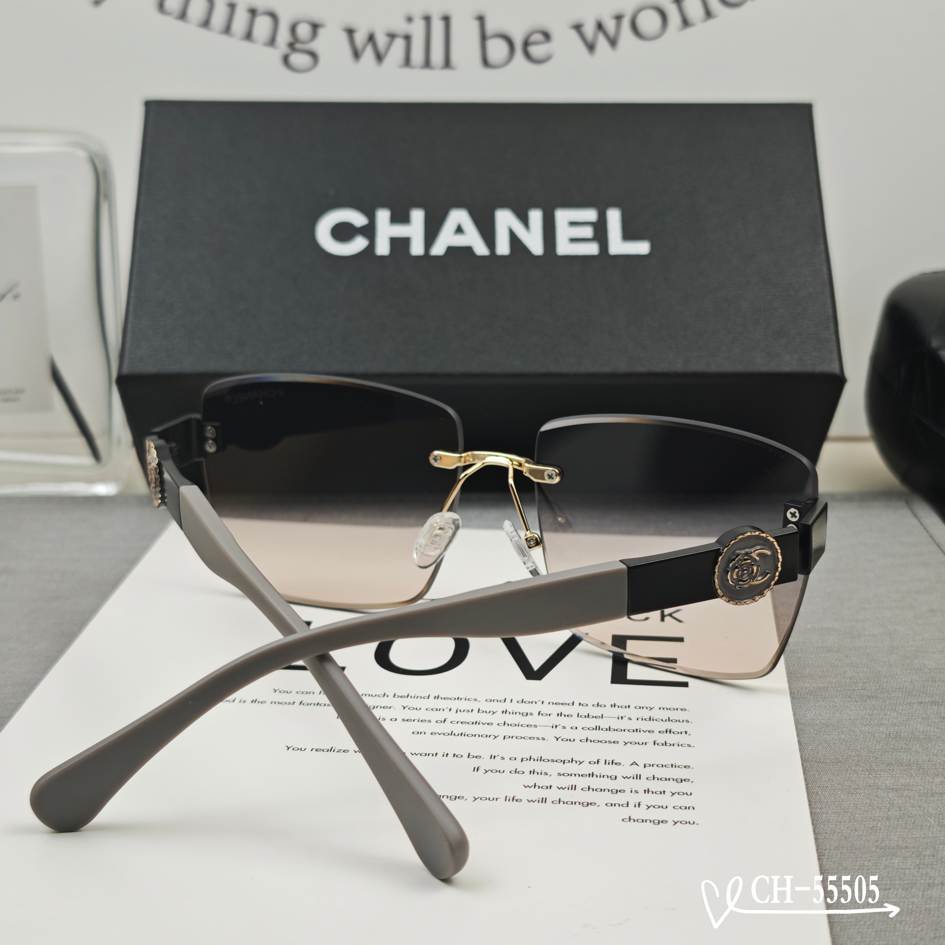   👓.【法国香奈儿-CHANEL】
         🕶.【宝丽来树脂高清镜片】
         ⭐