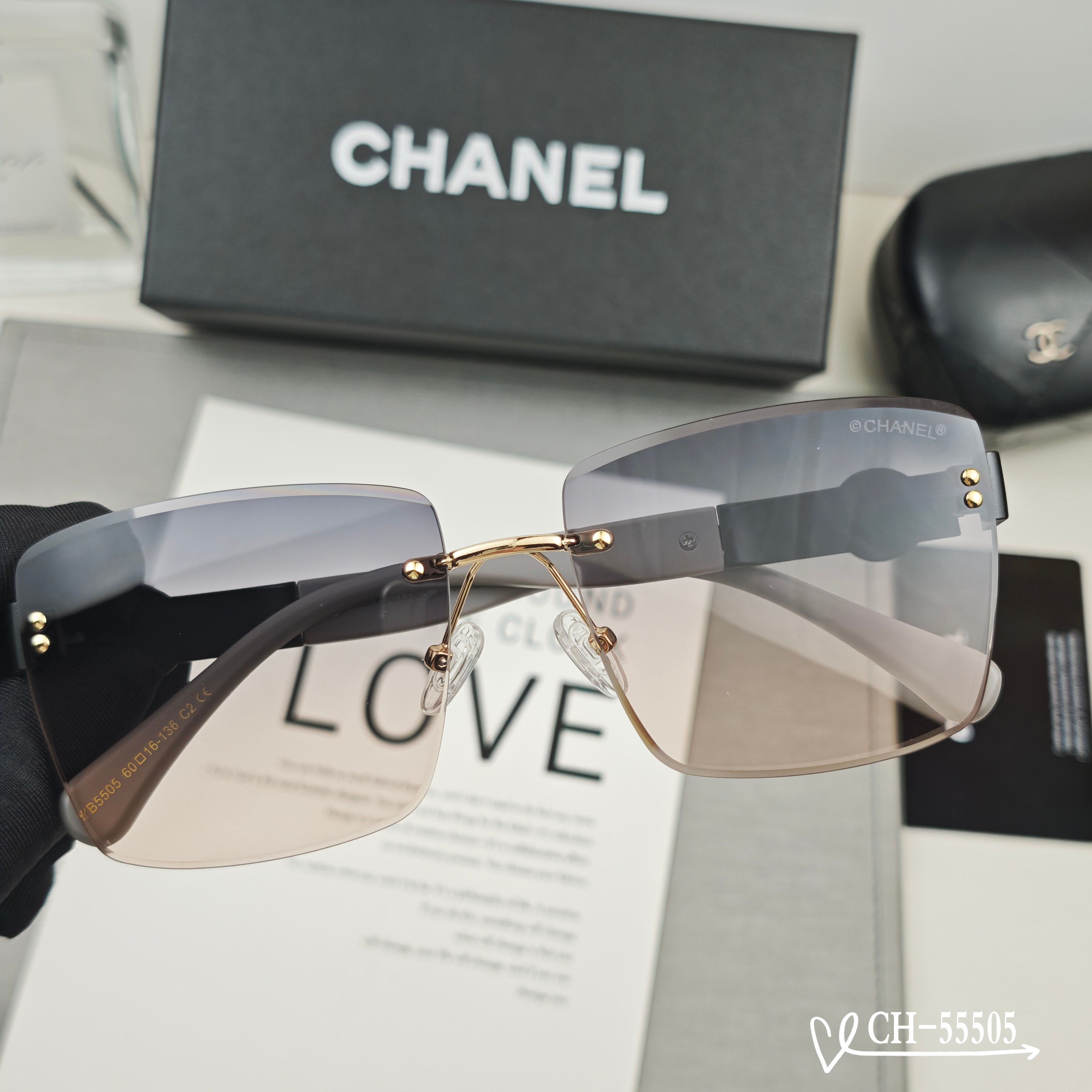   👓.【法国香奈儿-CHANEL】
         🕶.【宝丽来树脂高清镜片】
         ⭐
