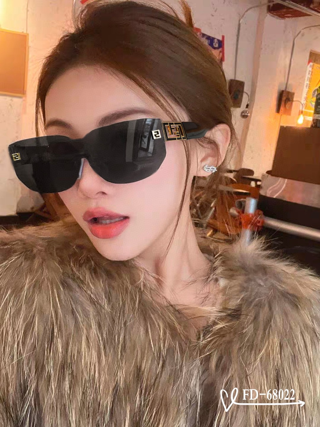 NO:360108,.【FENDI, Italy] .【Polaroid resin polarized lens】 .【TR90 frame is light and comfortable to wear】 .【size57-16-148,】 .【New sunglasses, reduce the burden of strong light, block harmful light and prevent radiation, are essential for matching clothes when traveling, and can be used even when driving!  Luxury personality, the big one among big brands!  Model68022♀】Glasses sunglasses sunglasses, glasses, fendi, fendi19860909.【意大利芬迪-FENDI】 .【宝丽来树脂偏光镜片】 .【TR90镜架轻便佩戴舒适】 .【size57-16-148,】  .【新款太阳镜,减轻强光负担,遮挡有害光线防辐射,出行旅游搭配衣服必备品,开车也可以用哦！个性奢华,大牌中的大牌！Model68022♀】眼镜墨镜太阳镜,眼镜,fendi,fendi,glasses