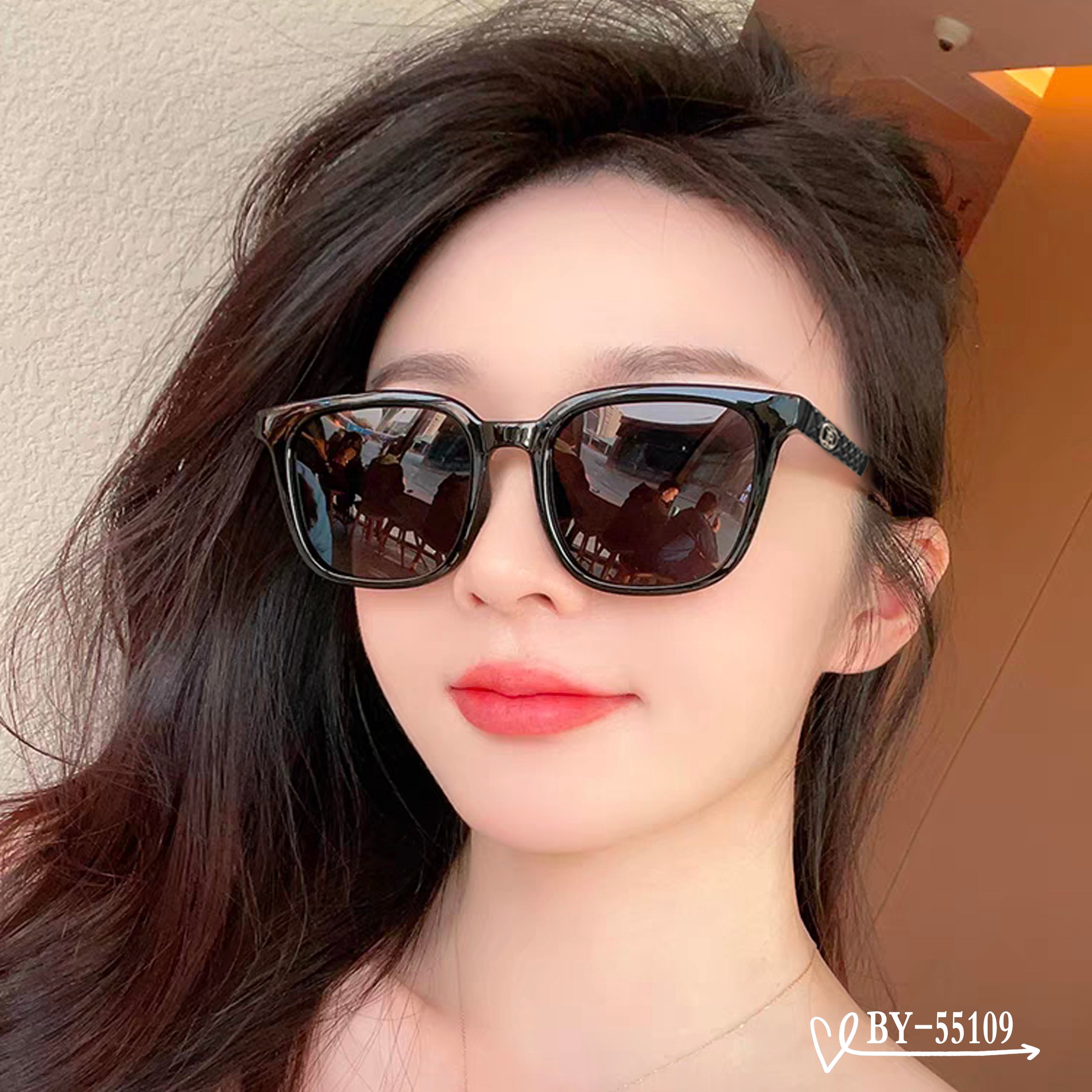 NO:360094,.【Burberry-Burberry】 .【Polaroid resin polarized lens】 .【TR frame is light and comfortable to wear】 .【size61-15-150】 .【The new sunglasses are the same as stars, which reduce the burden of strong light, block harmful light and prevent radiation. It is essential for clothes when traveling and traveling, and you can also use it when driving!  Original quality - simple without losing luxury, bringing you insight into the true meaning of fashion and entering the world of fashion!  Model55109♀】Glasses, sunglasses, glasses, burberry, burberry19860909.【Burberry-巴宝莉】 .【宝丽来树脂偏光镜片】 .【TR镜架轻便佩戴舒适】 .【size61-15-150】 .【新款太阳镜明星同款,减轻强光负担,遮挡有害光线防辐射,出行旅游搭配衣服必备品,开车也可以用哦！原单品质-简约而不失奢华,带您洞悉时尚真谛,踏入潮流世界！Model55109♀】眼镜墨镜太阳镜,眼镜,burberry,burberry,glasses