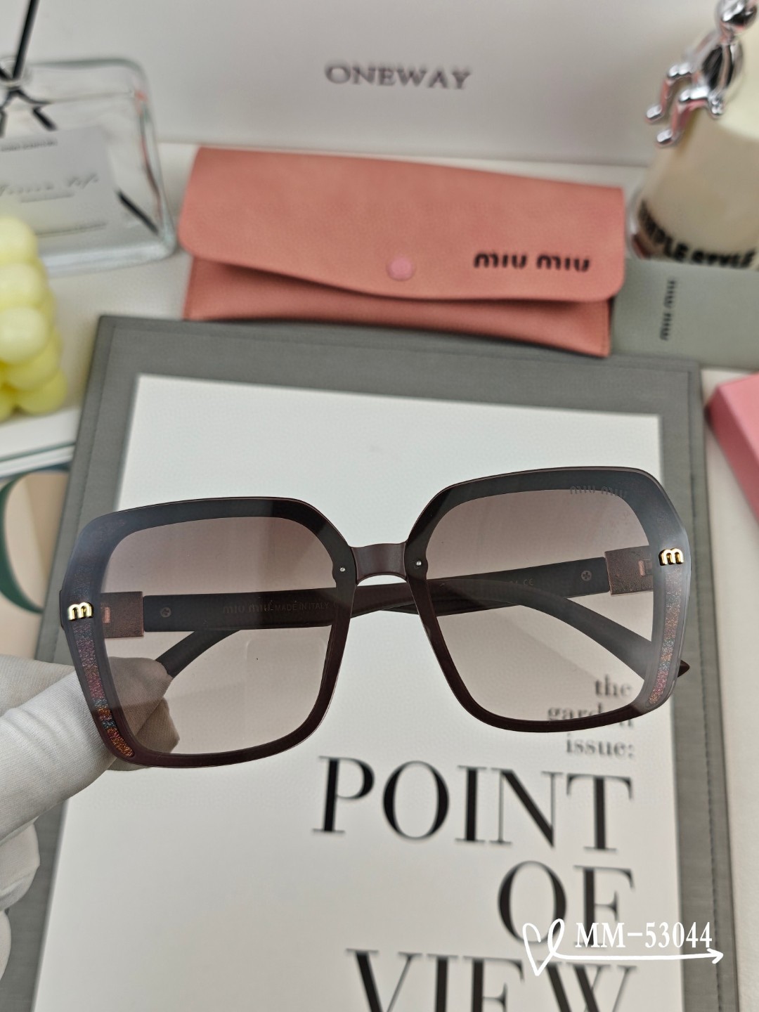  👓.【意大利谬谬-miumiu】
         🕶.【宝丽来树脂偏光镜片】
         ⭐