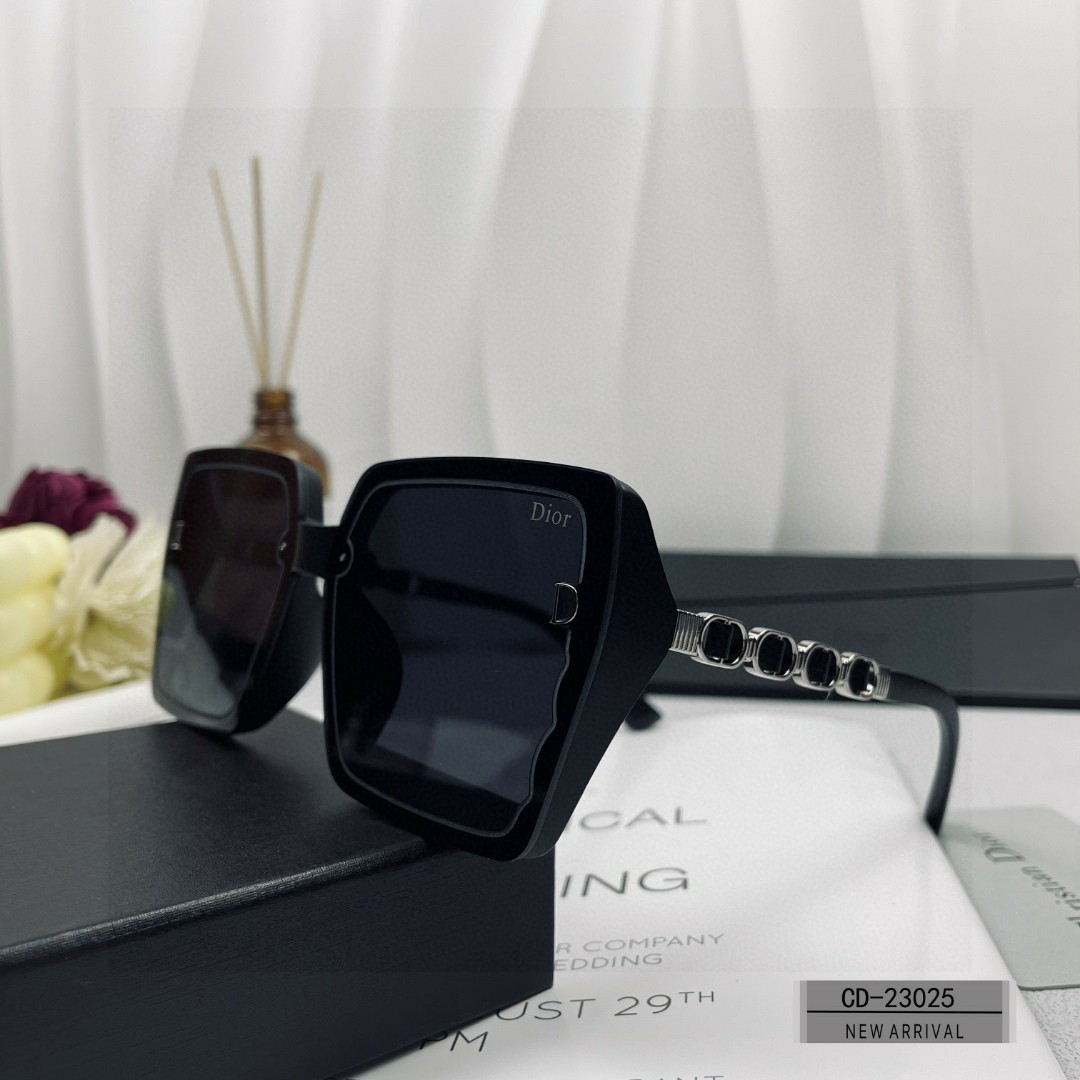    👓.【法国迪奥-DIOR】
         🕶️.【宝丽来树脂偏光镜片】
         ⭐️