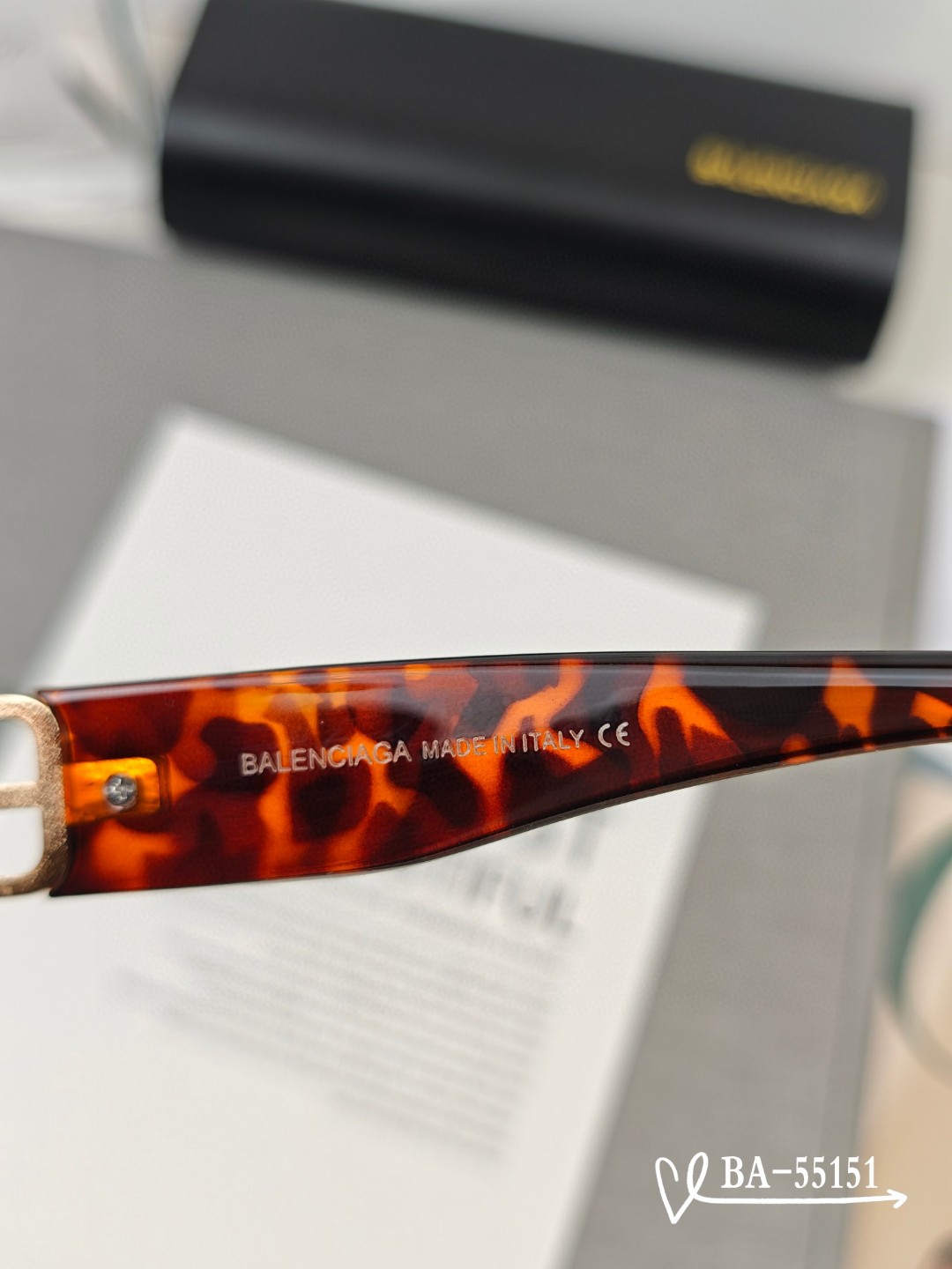   👓.【巴黎世家-Balenciaga】
         🕶.【宝丽来树脂镜片】
         