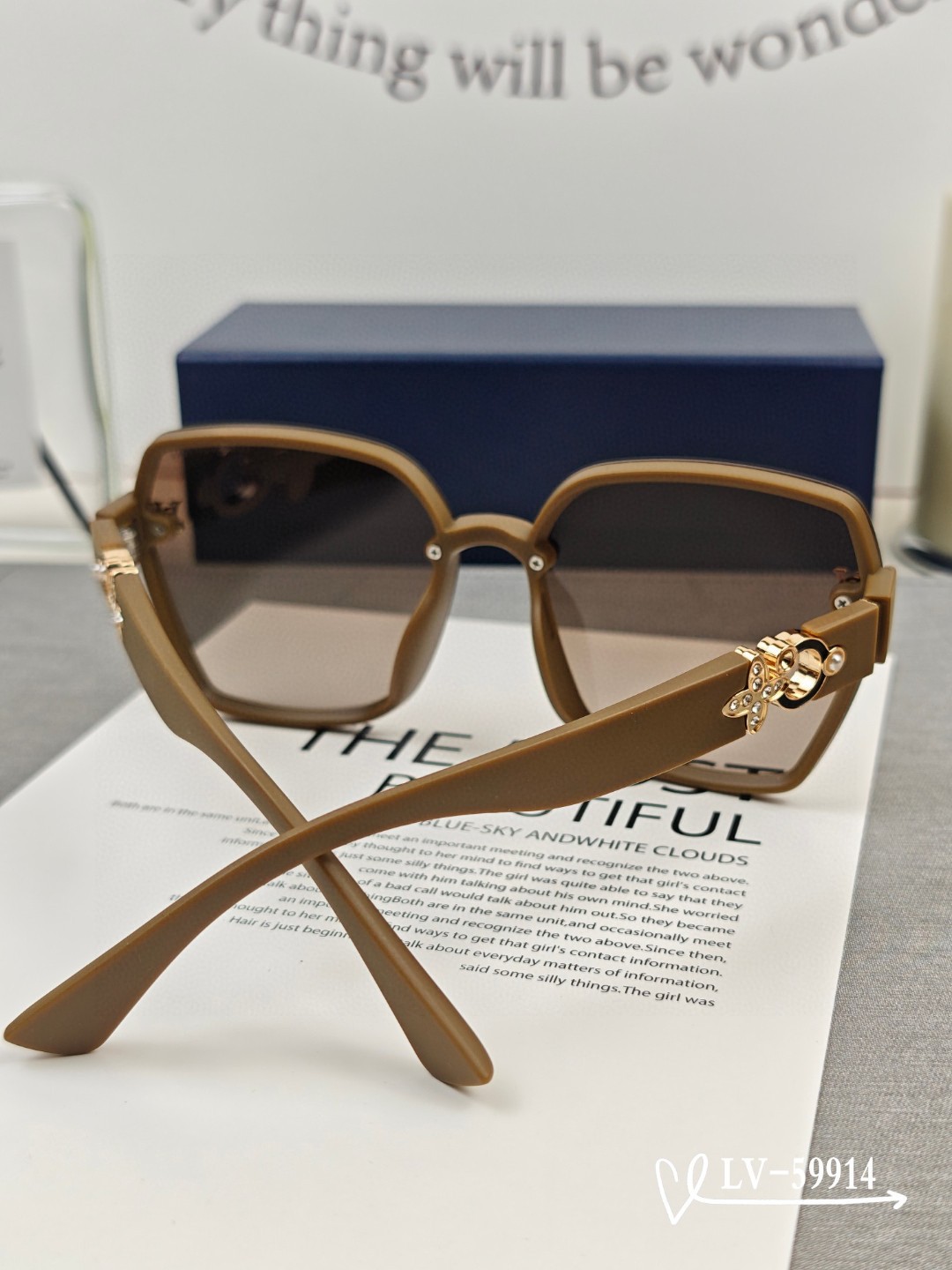  👓.【路易威登-LV】
         🕶.【宝丽来树脂镜片】
         ⭐️.【TR镜架
