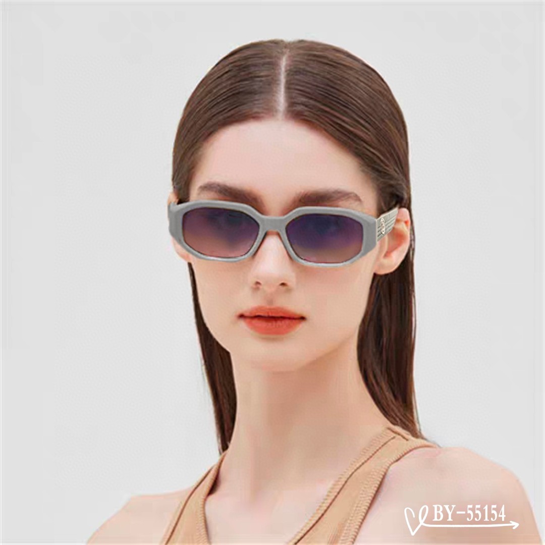    👓.【Burberry-巴宝莉】
         🕶.【宝丽来树脂偏光镜片】
         