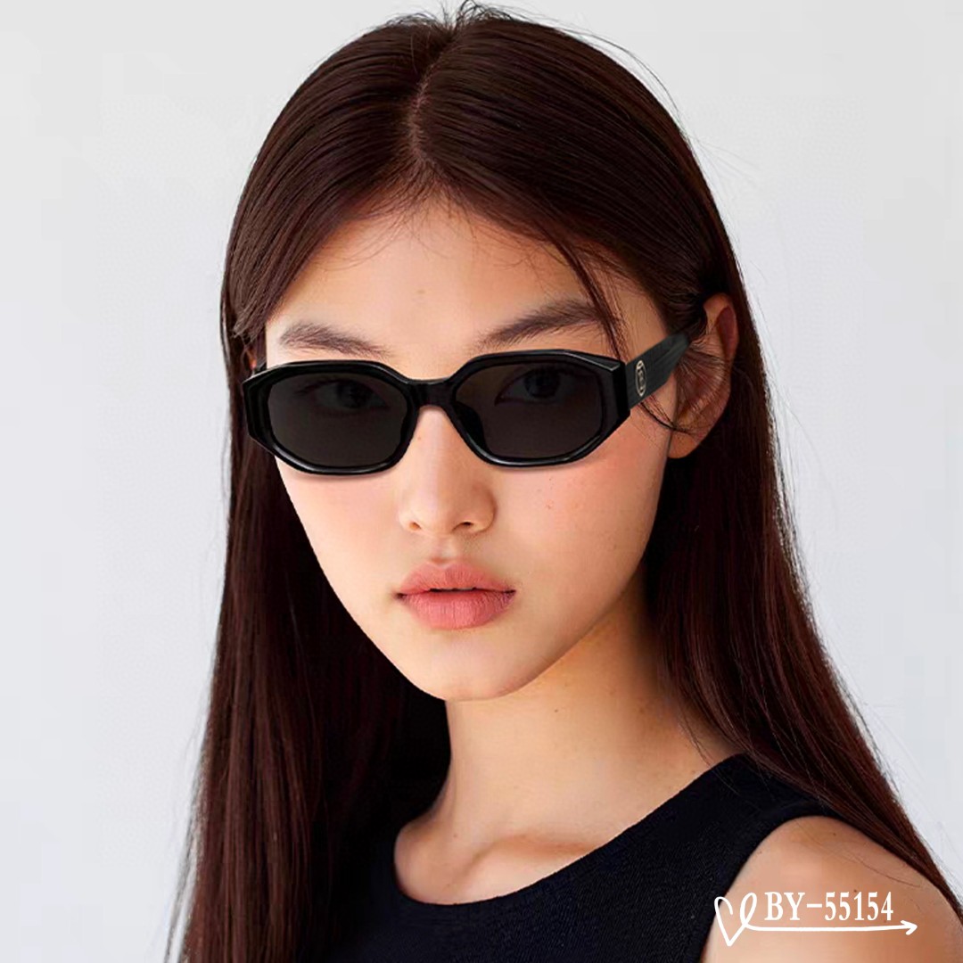    👓.【Burberry-巴宝莉】
         🕶.【宝丽来树脂偏光镜片】
         