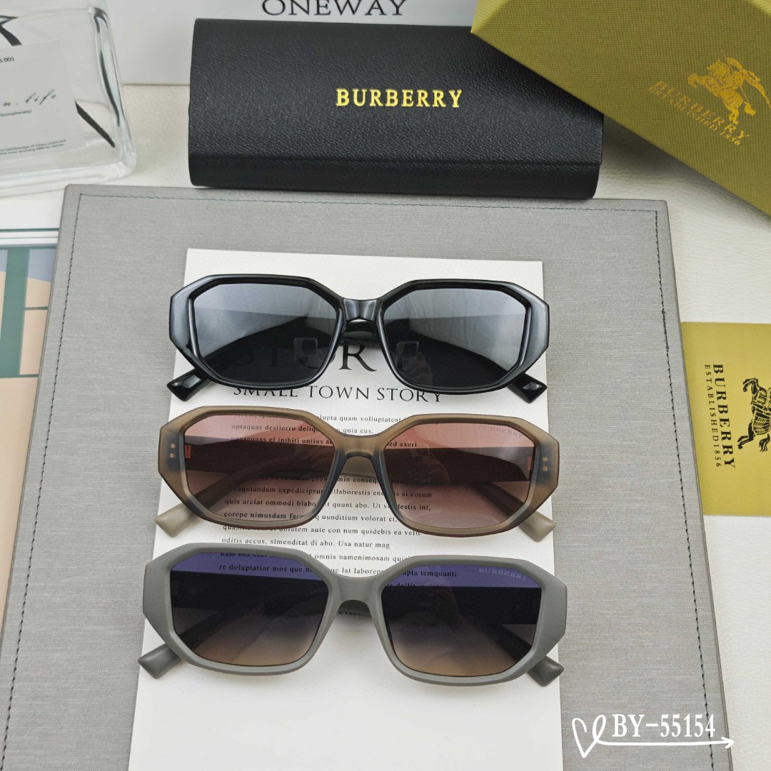    👓.【Burberry-巴宝莉】
         🕶.【宝丽来树脂偏光镜片】
         