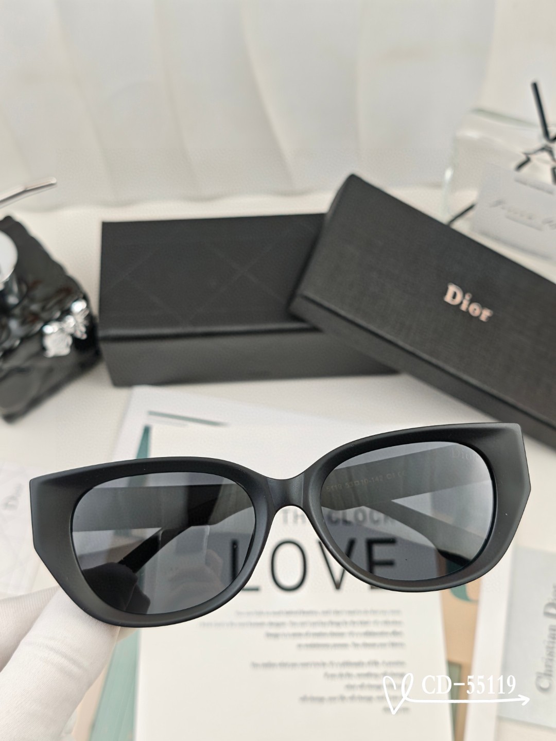    👓.【法国迪奥-DIOR】
         🕶️.【宝丽来树脂偏光镜片】
         ⭐️
