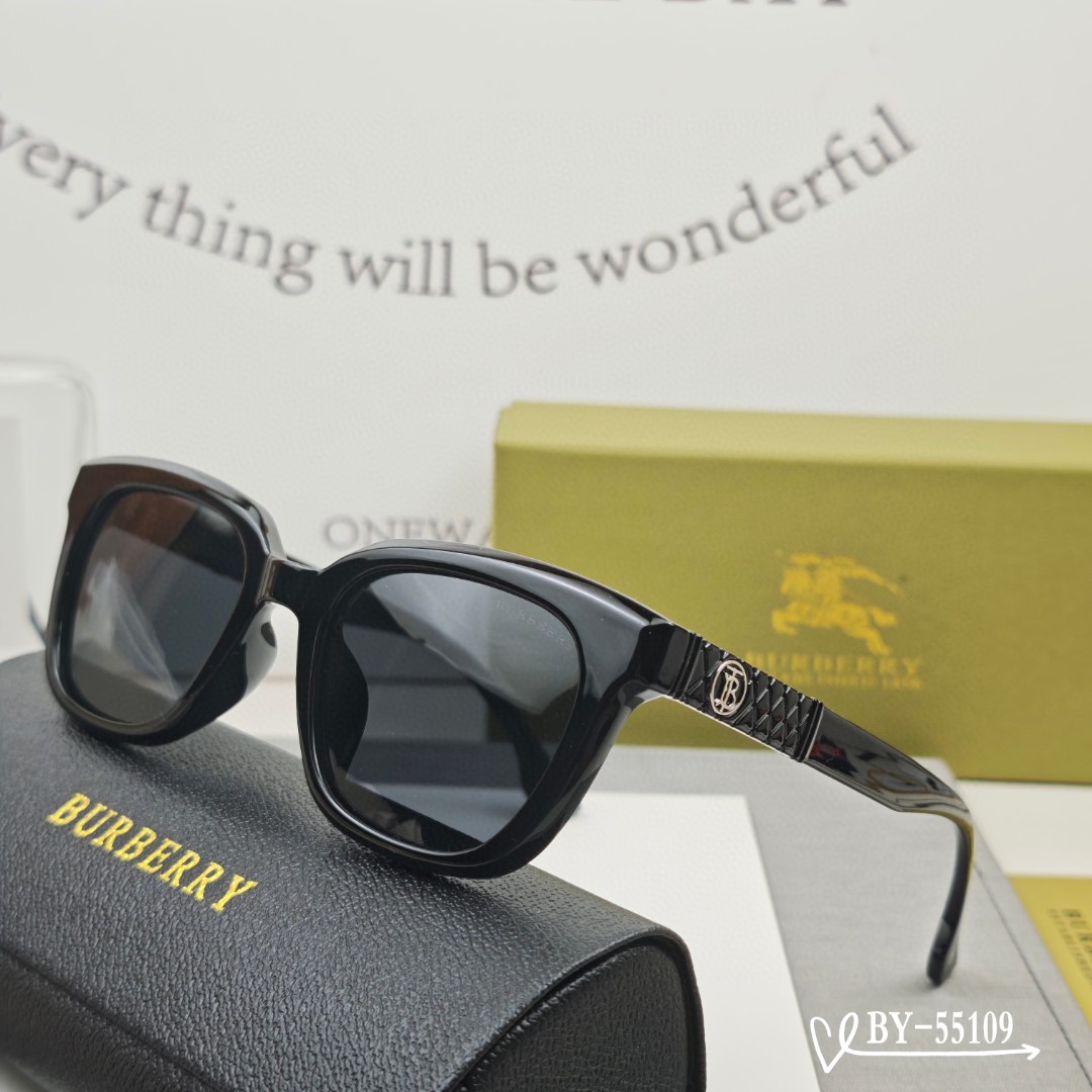    👓.【Burberry-巴宝莉】
         🕶.【宝丽来树脂偏光镜片】
         