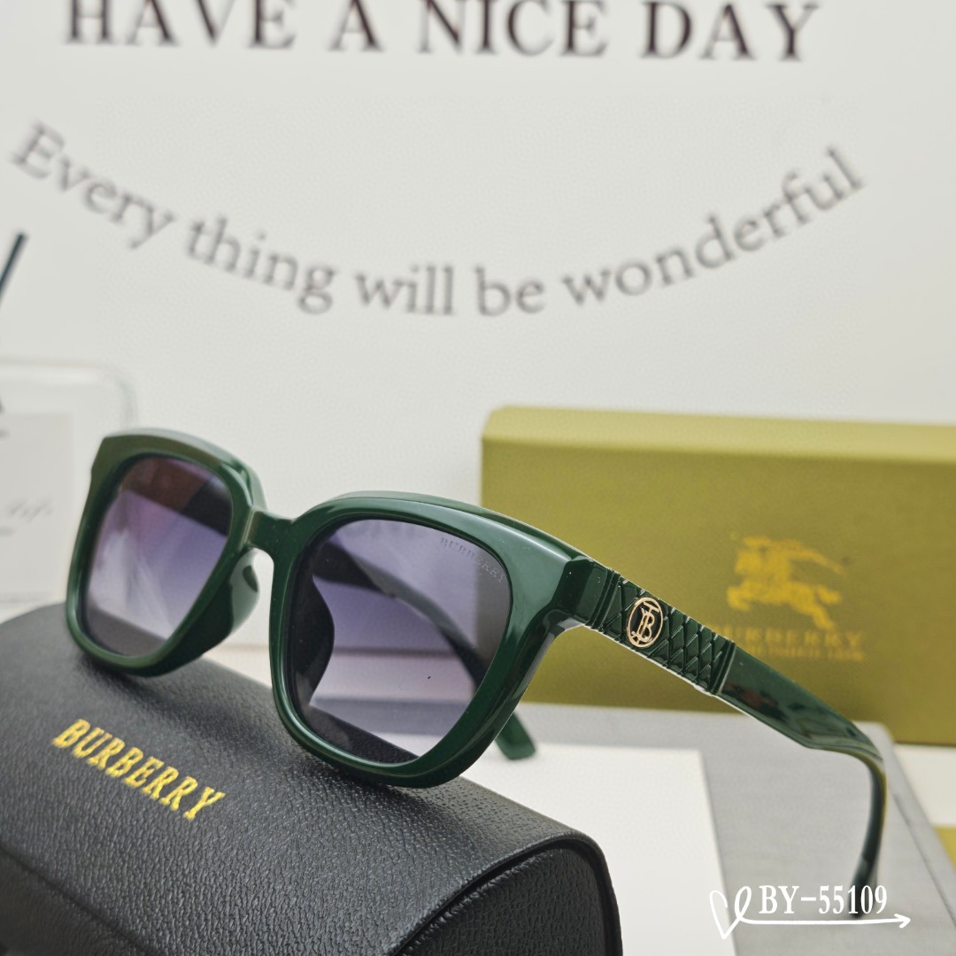    👓.【Burberry-巴宝莉】
         🕶.【宝丽来树脂偏光镜片】
         