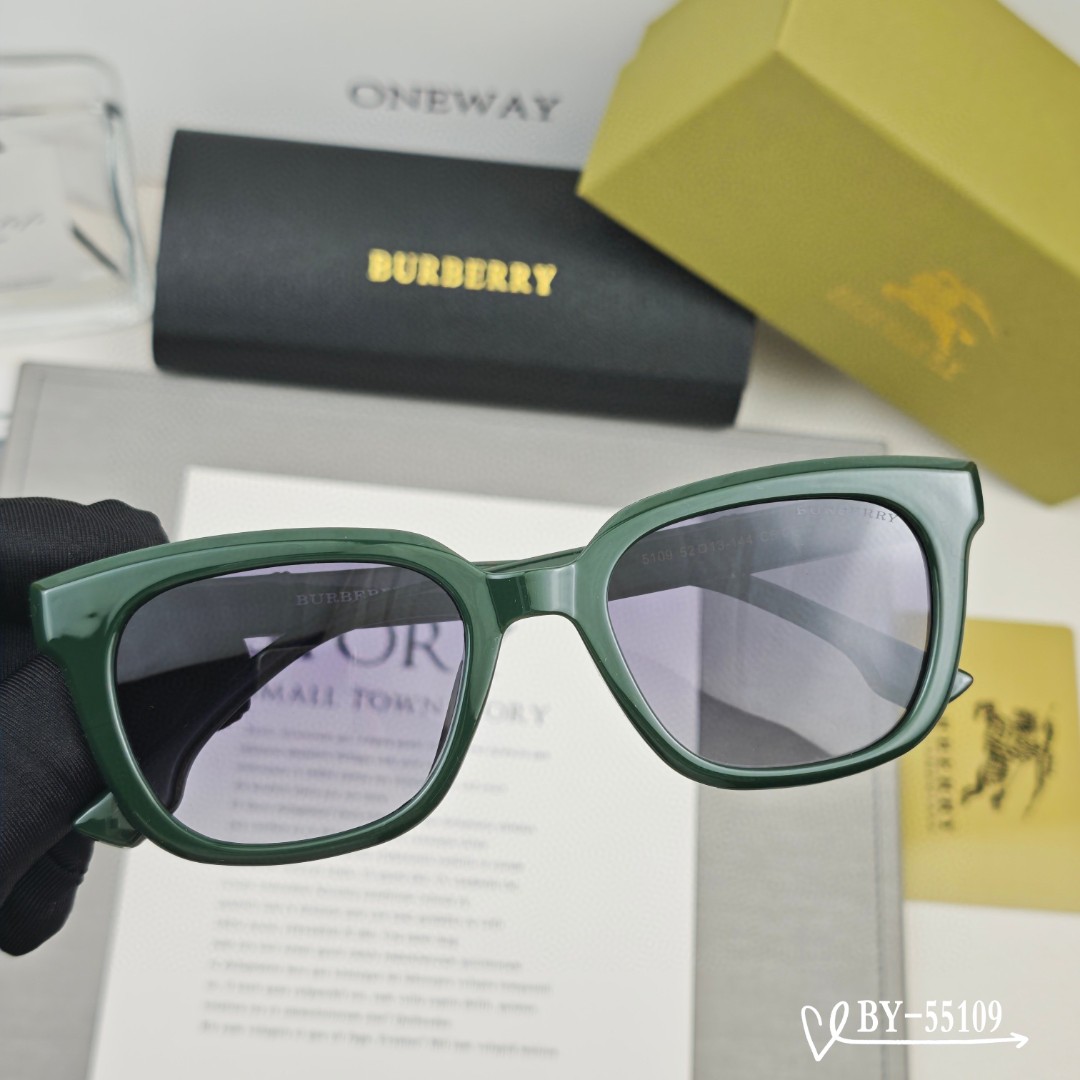    👓.【Burberry-巴宝莉】
         🕶.【宝丽来树脂偏光镜片】
         