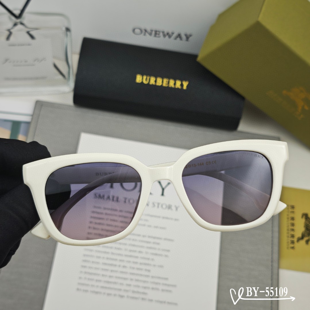    👓.【Burberry-巴宝莉】
         🕶.【宝丽来树脂偏光镜片】
         