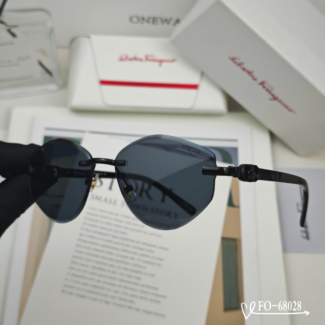   👓.【Ferragamo·菲拉格慕】
         🕶.【宝丽来树脂偏光镜片】
        
