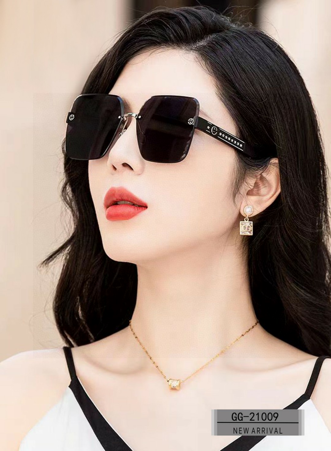 NO:364718,.【Italian Gucci-GUCCI】.【Polaroid resin high-definition lenses】.【TR frame-light and comfortable to wear】.【size57-16-148,】.【New GG home sunglasses reduce the burden of strong light, block harmful light and prevent radiation, essential products for travel and matching clothes, you can also use them when driving!  Lead the new fashion concept and don't let the sun disturb your interest.Model21009♀】Glasses, sunglasses, sunglasses, glasses, gucci, gucci19860909.【意大利古奇-GUCCI】 .【宝丽来树脂高清镜片】 .【TR镜架-轻便佩戴舒适】 .【size57-16-148,】 .【新款GG家太阳镜减轻强光负担,遮挡有害光线防辐射,出行旅游搭配衣服必备品,开车也可以用哦！引领时尚新概念,不让阳光打扰你的兴致.Model21009♀】眼镜墨镜太阳镜,眼镜,gucci,gucci,glasses