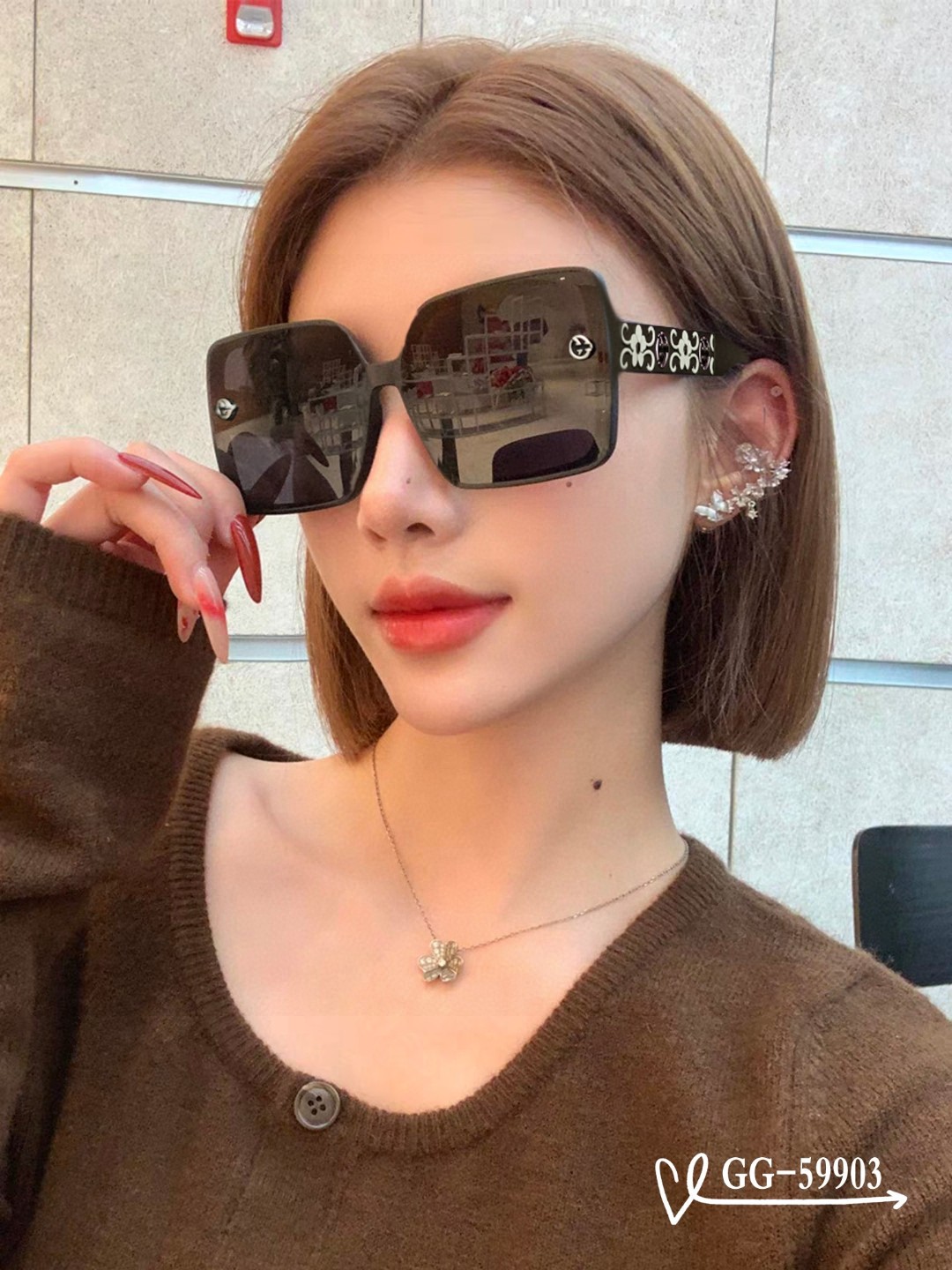 NO:366393,.【Italian Gucci-GUCCI】.【Polaroid resin high-definition lenses】.【TR frame-light and comfortable to wear】.【size57-16-148,】.【New GG home sunglasses reduce the burden of strong light, block harmful light and prevent radiation, essential products for travel and matching clothes, you can also use them when driving!  Lead the new fashion concept and don't let the sun disturb your interest.Model59903♀】GlassesSunglassesSunglasses,Glasses,gucci,gucci19860909.【意大利古奇-GUCCI】 .【宝丽来树脂高清镜片】 .【TR镜架-轻便佩戴舒适】 .【size57-16-148,】 .【新款GG家太阳镜减轻强光负担,遮挡有害光线防辐射,出行旅游搭配衣服必备品,开车也可以用哦！引领时尚新概念,不让阳光打扰你的兴致.Model59903♀】眼镜墨镜太阳镜,眼镜,gucci,gucci,glasses