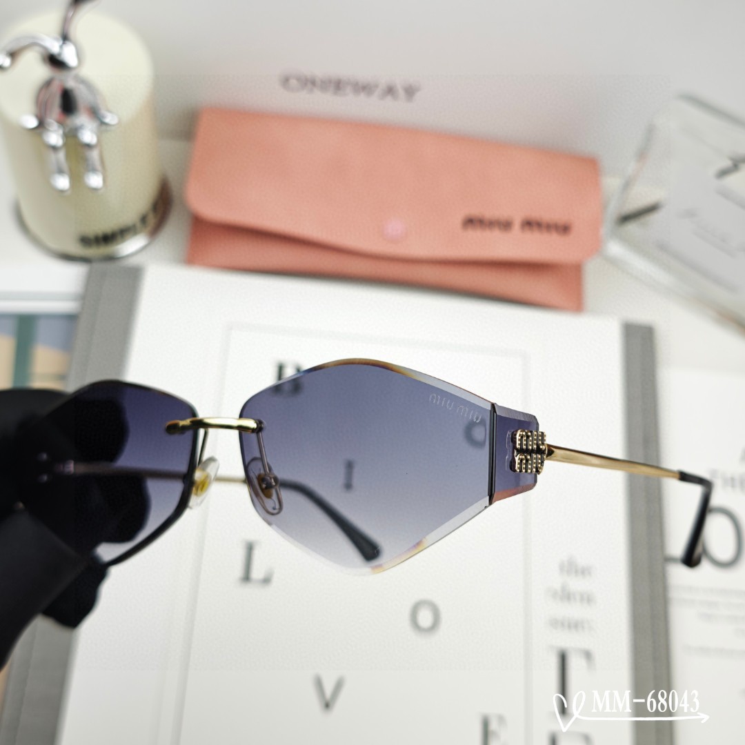 👓.【意大利谬谬-miumiu】 🕶.【宝丽来树脂偏光镜片】 ⭐️.【金属镜架轻便佩戴舒适】 🌟.【si