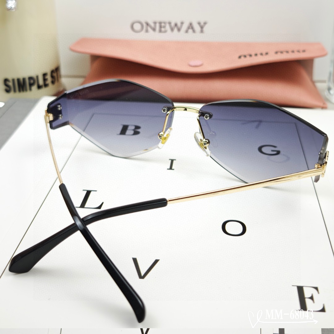 👓.【意大利谬谬-miumiu】 🕶.【宝丽来树脂偏光镜片】 ⭐️.【金属镜架轻便佩戴舒适】 🌟.【si