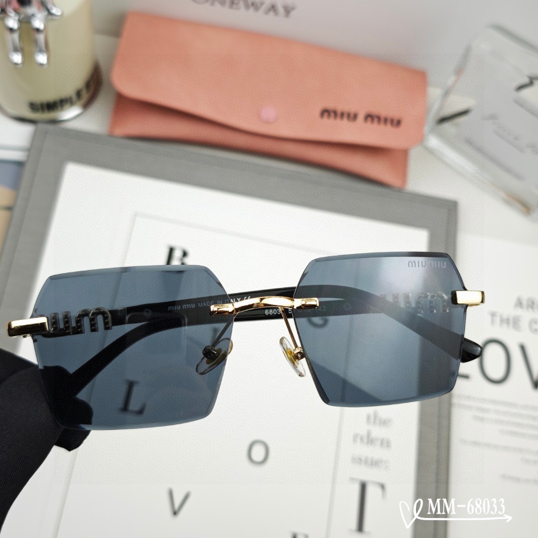 👓.【意大利谬谬-miumiu】 🕶.【宝丽来树脂偏光镜片】 ⭐️.【金属镜架轻便佩戴舒适】 🌟.【si