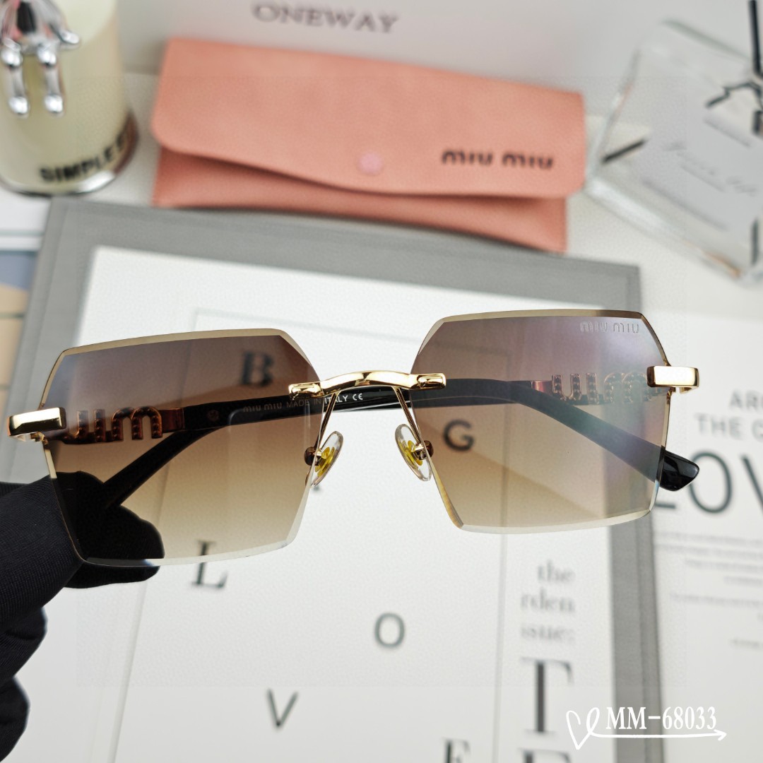 👓.【意大利谬谬-miumiu】 🕶.【宝丽来树脂偏光镜片】 ⭐️.【金属镜架轻便佩戴舒适】 🌟.【si