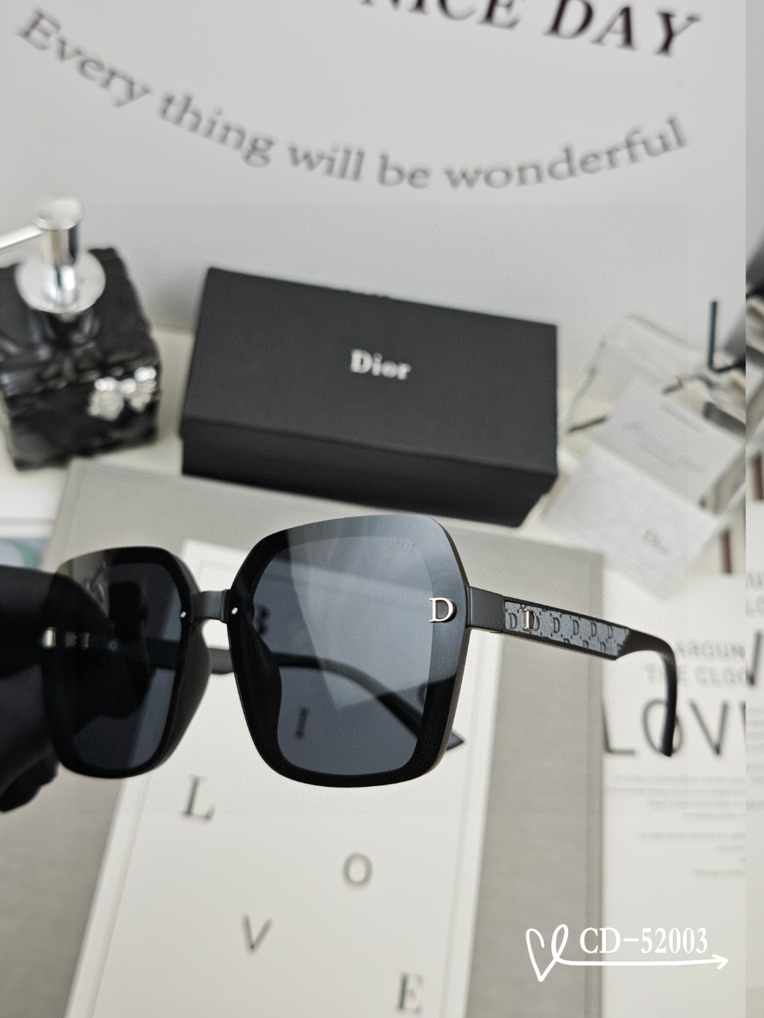    👓.【法国迪奥-DIOR】
         🕶️.【宝丽来树脂偏光镜片】
         ⭐️