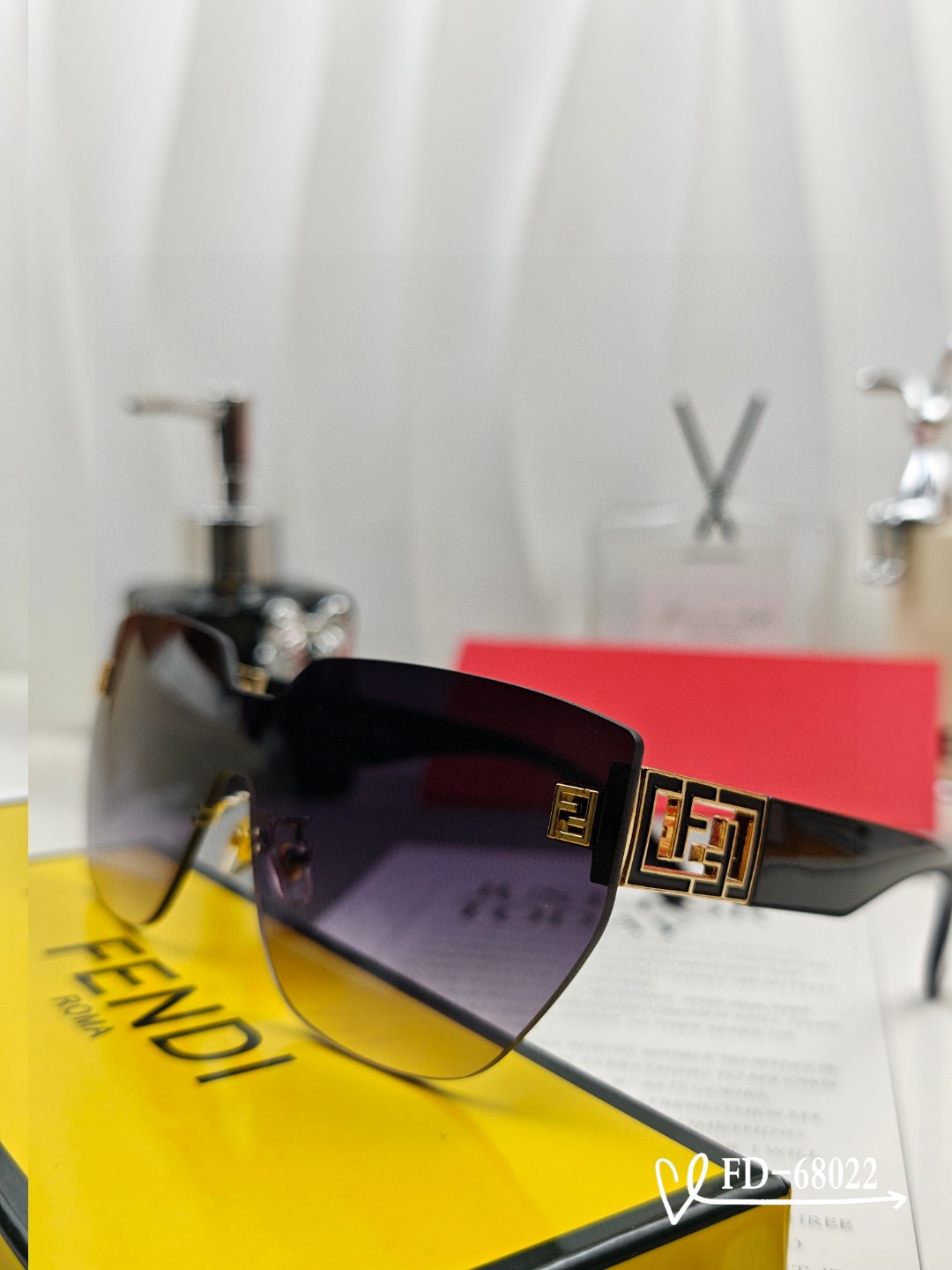👓.【意大利芬迪-FENDI】 🕶.【宝丽来树脂偏光镜片】 ⭐️ .【TR90镜架轻便佩戴舒适】 🌟 .