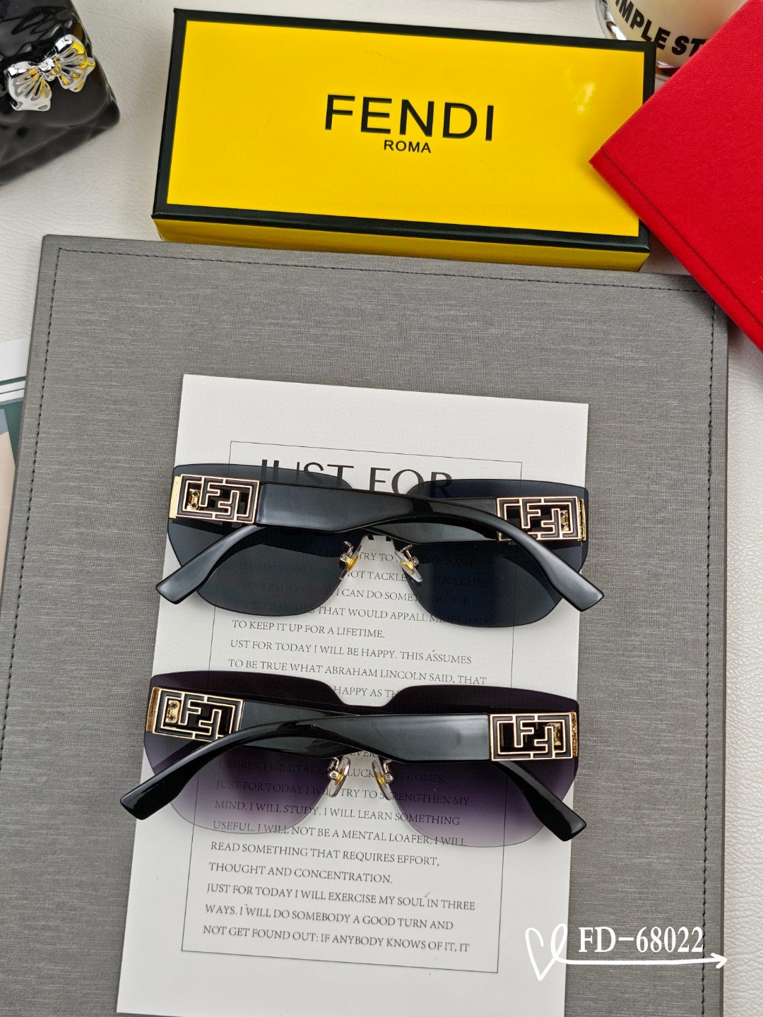 👓.【意大利芬迪-FENDI】 🕶.【宝丽来树脂偏光镜片】 ⭐️ .【TR90镜架轻便佩戴舒适】 🌟 .