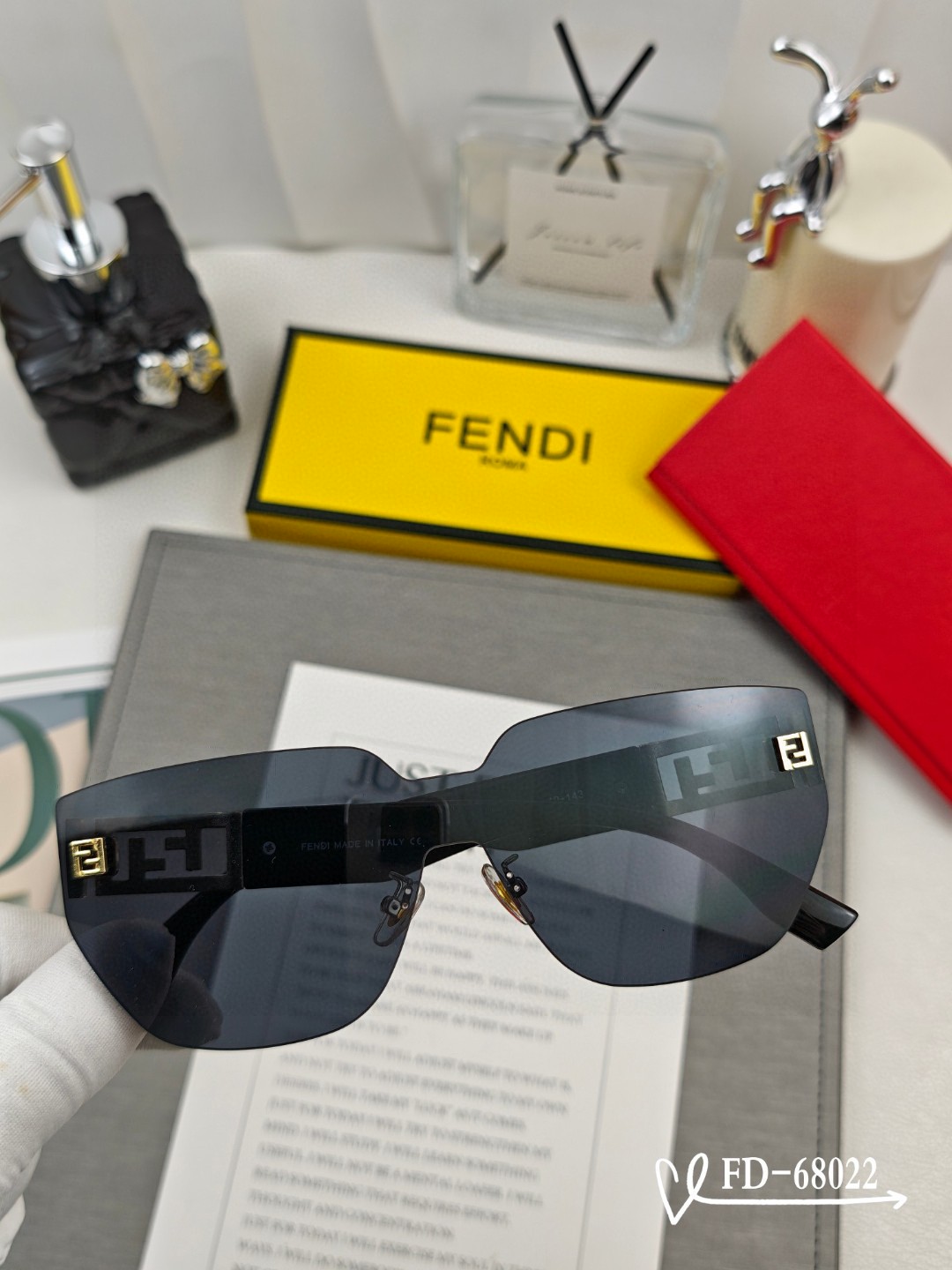 👓.【意大利芬迪-FENDI】 🕶.【宝丽来树脂偏光镜片】 ⭐️ .【TR90镜架轻便佩戴舒适】 🌟 .